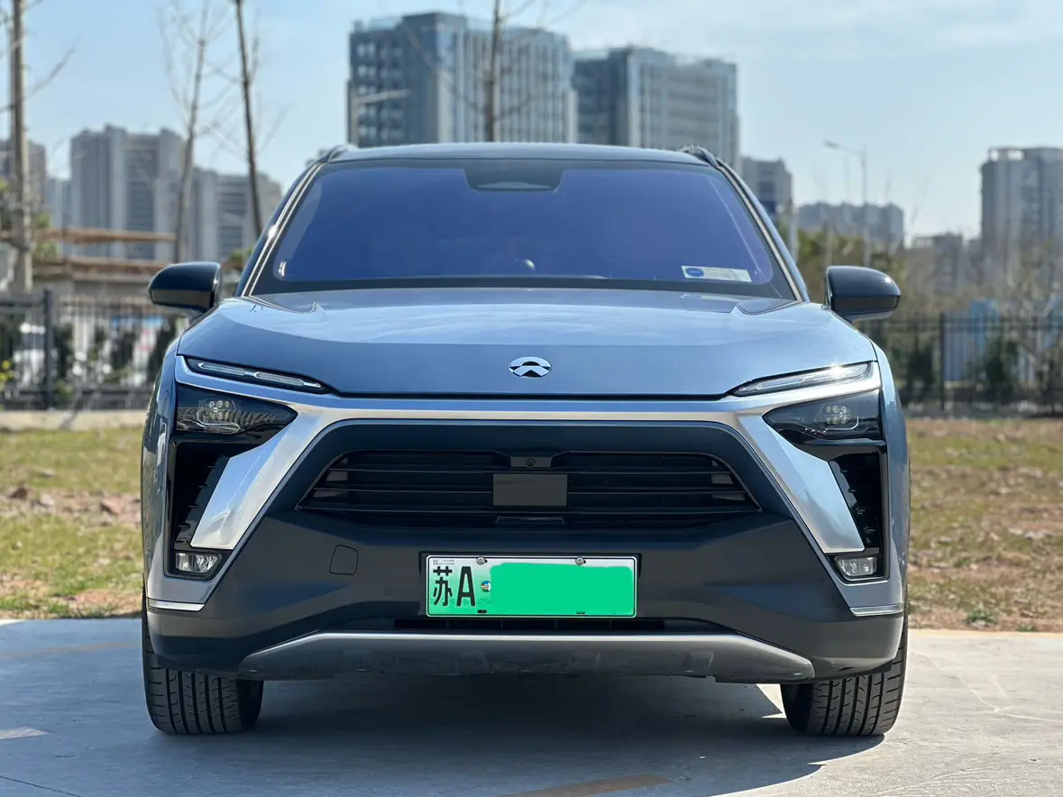 NIO ES8