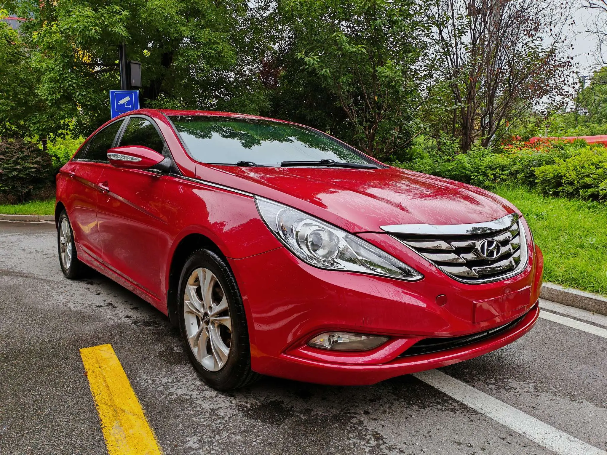 Hyundai Sonata eight