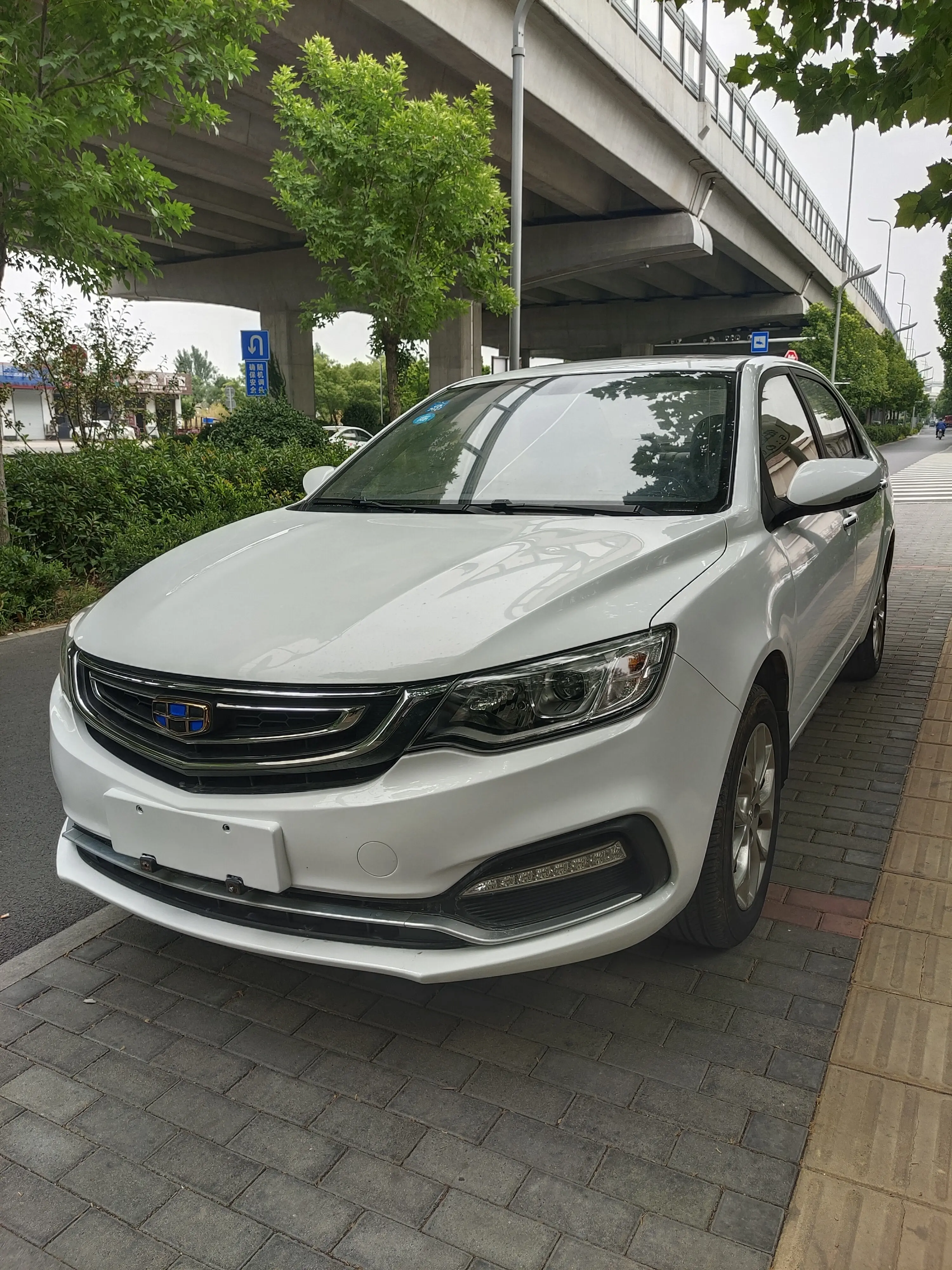 Geely Vision  из Китая