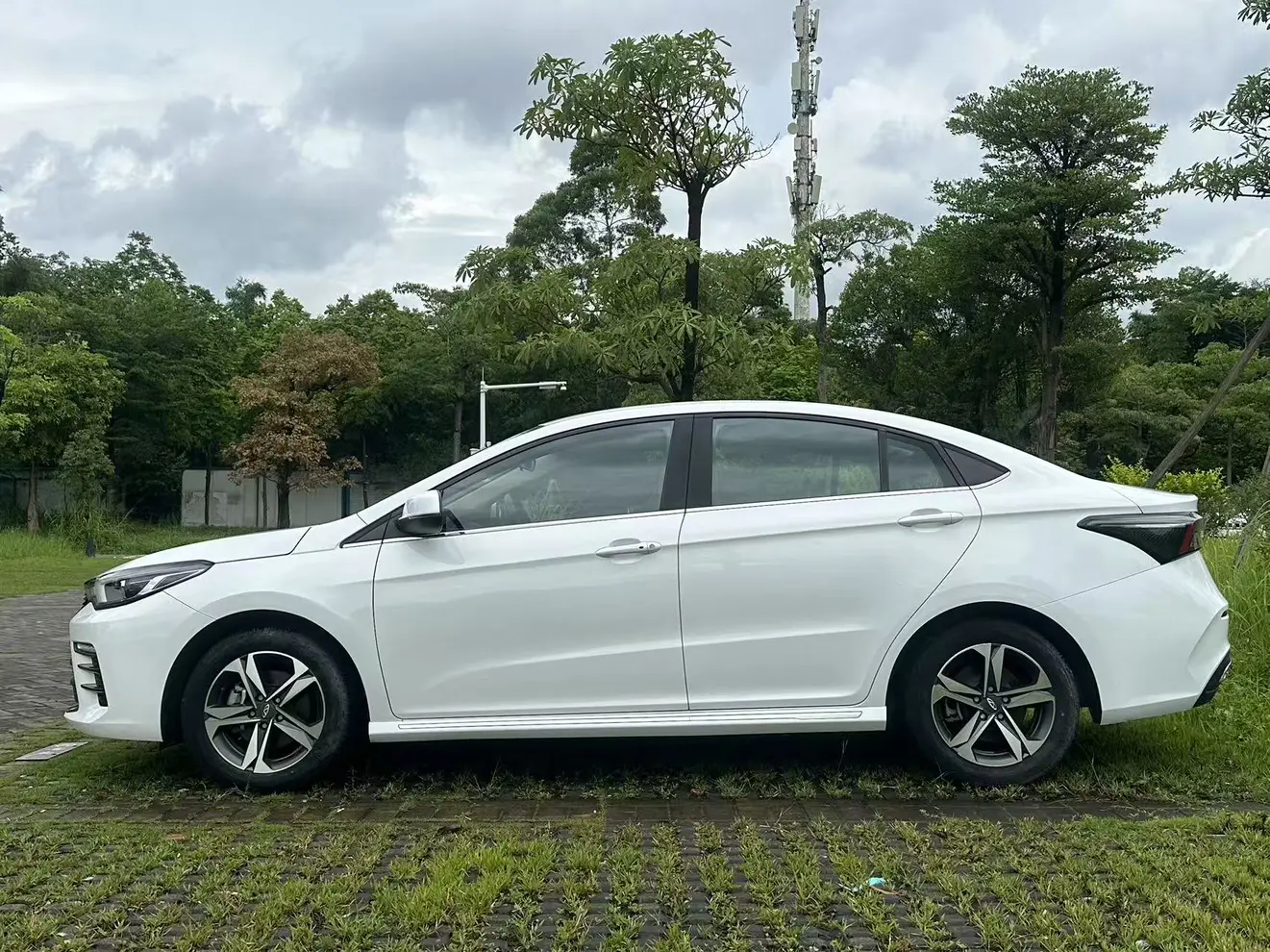 Omoda S5