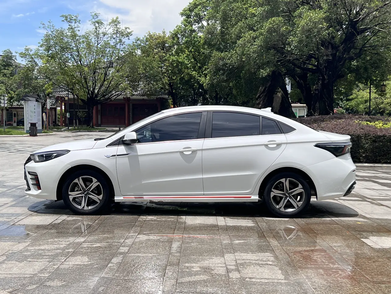 Omoda S5
