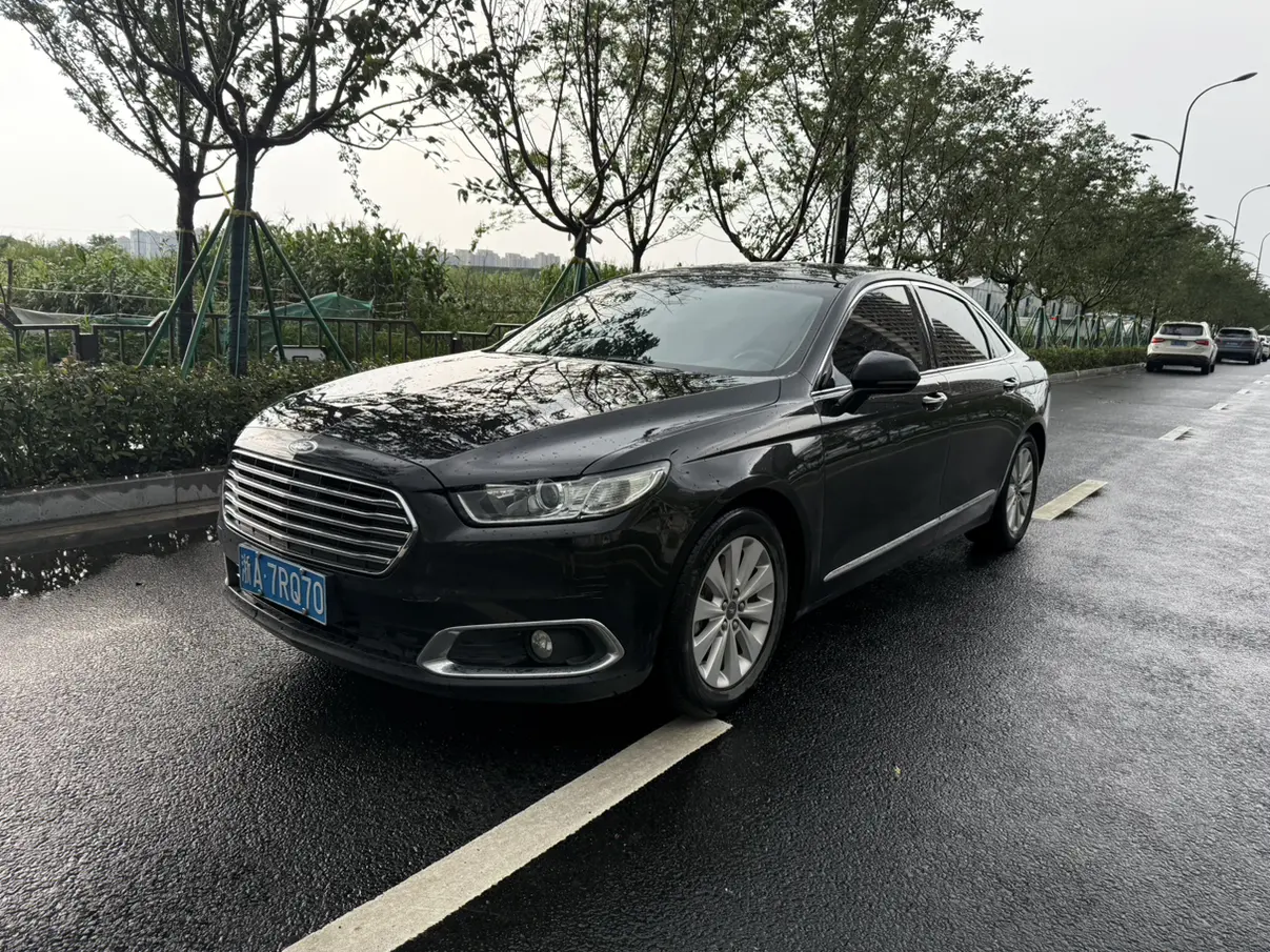 Ford Taurus