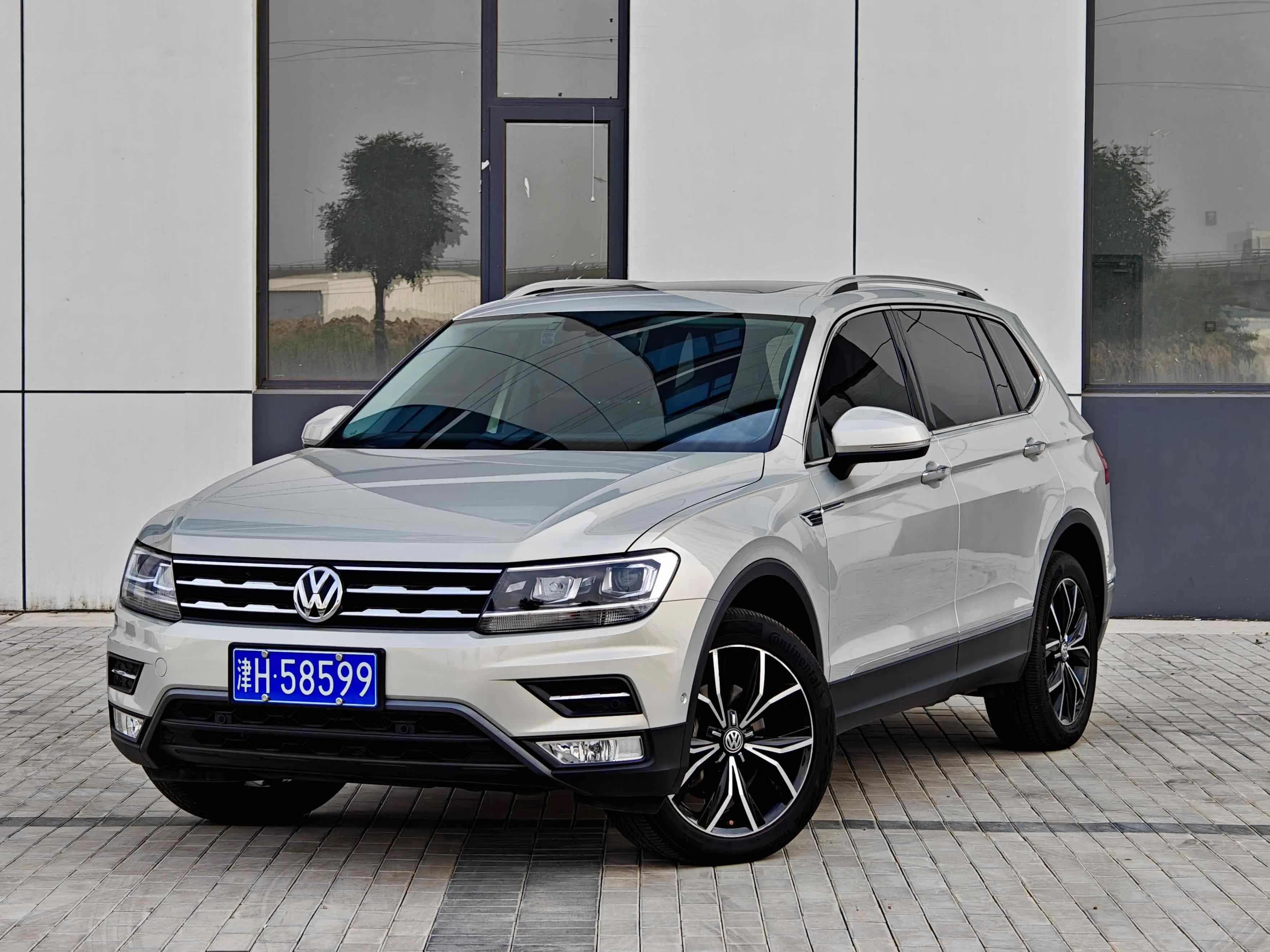 Volkswagen Tiguan L