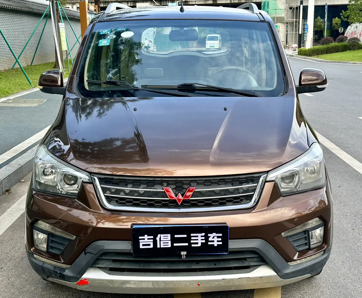 Wuling Hongguang  из Китая