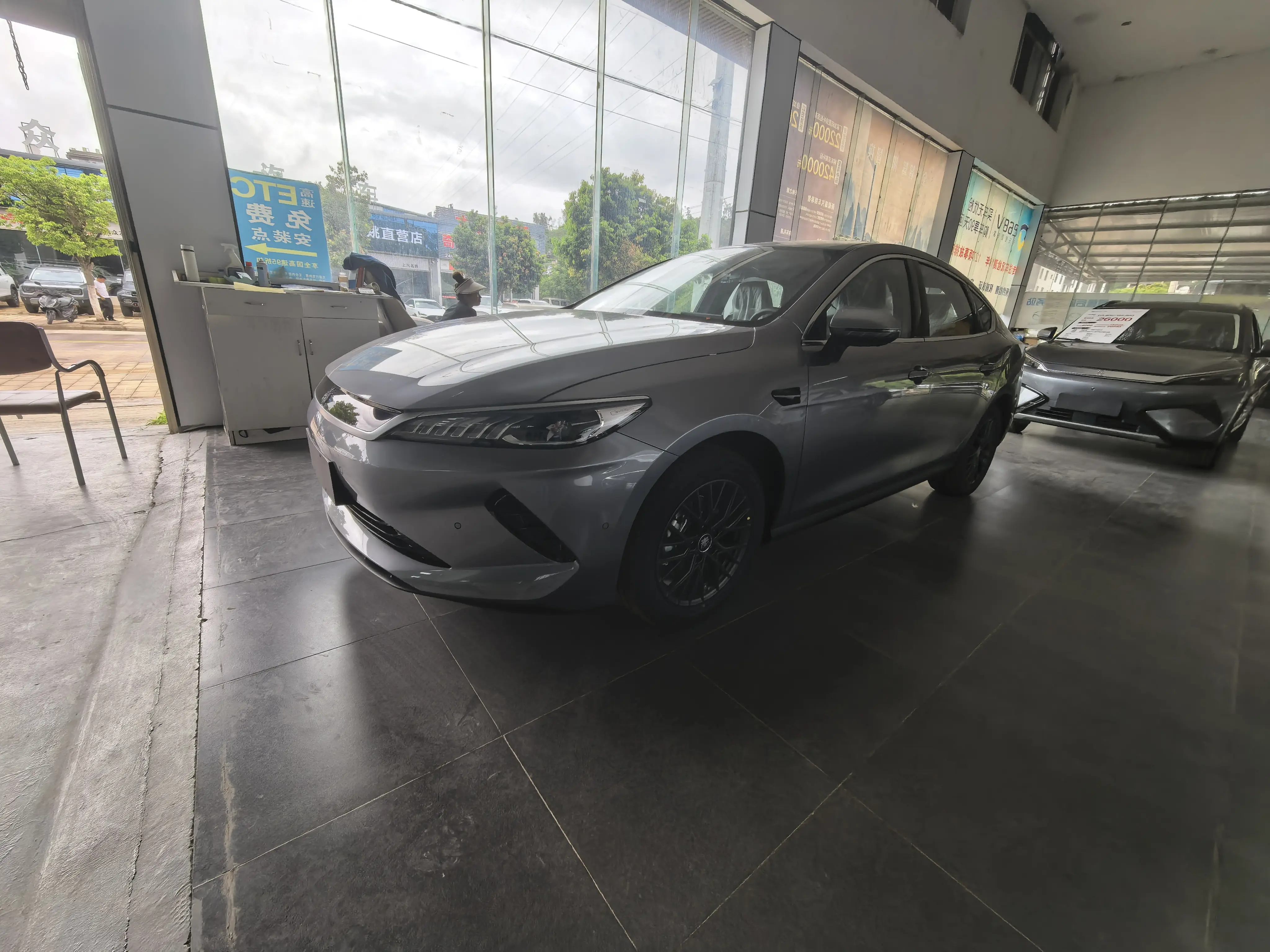 BYD Qin PLUS DM  из Китая