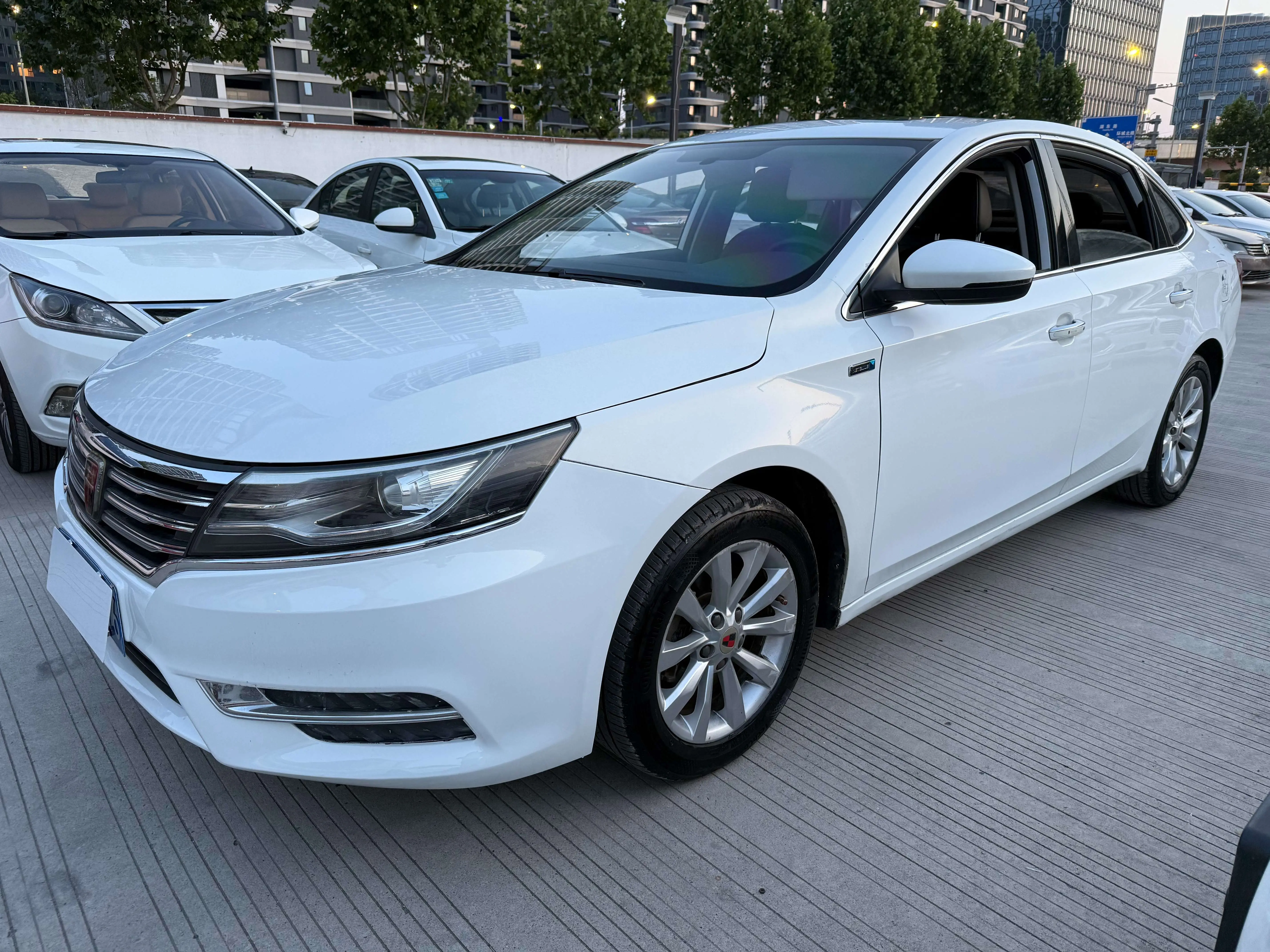 Roewe i6