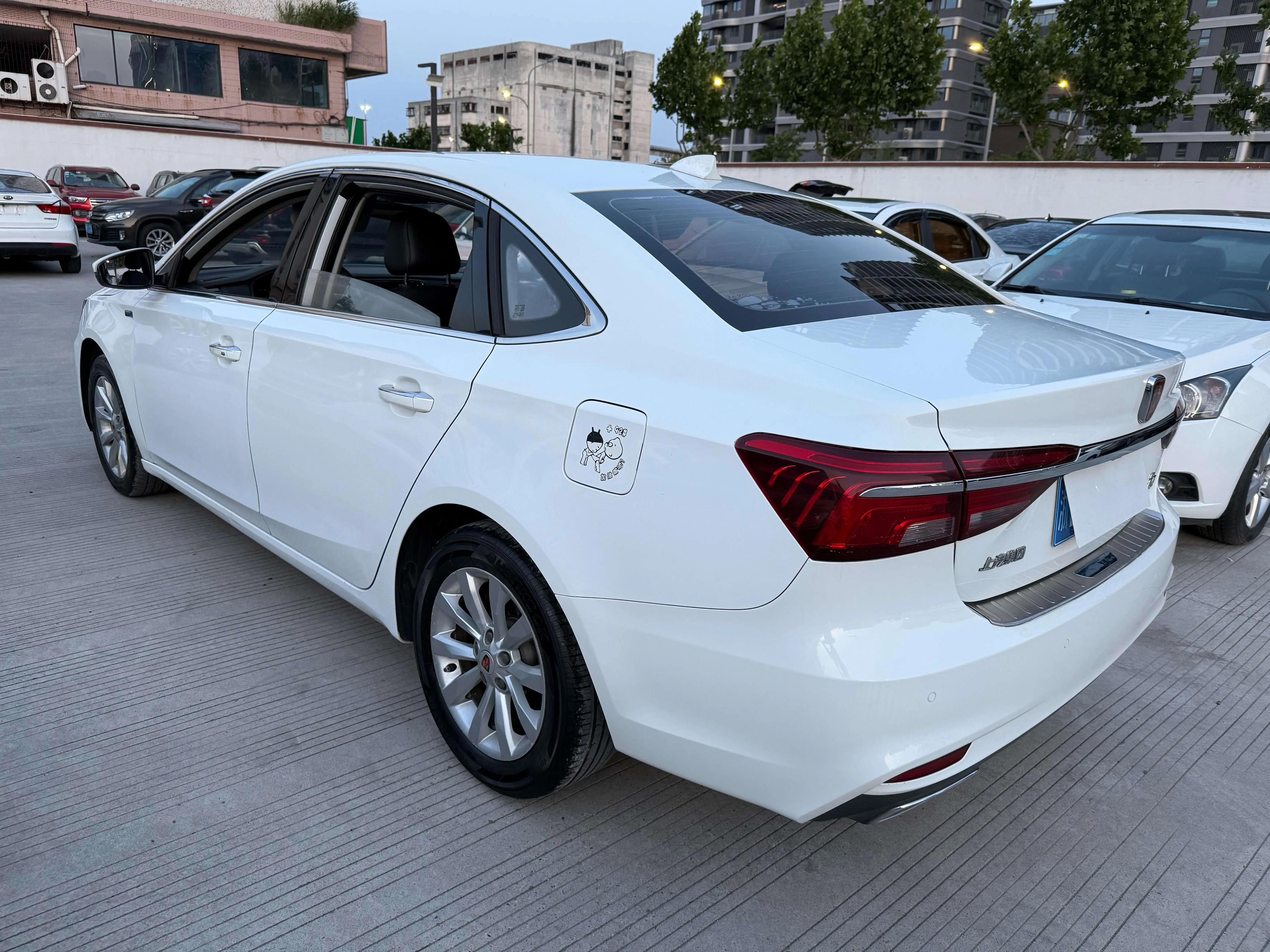 Roewe i6
