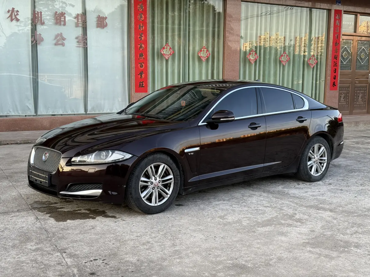 Jaguar XF