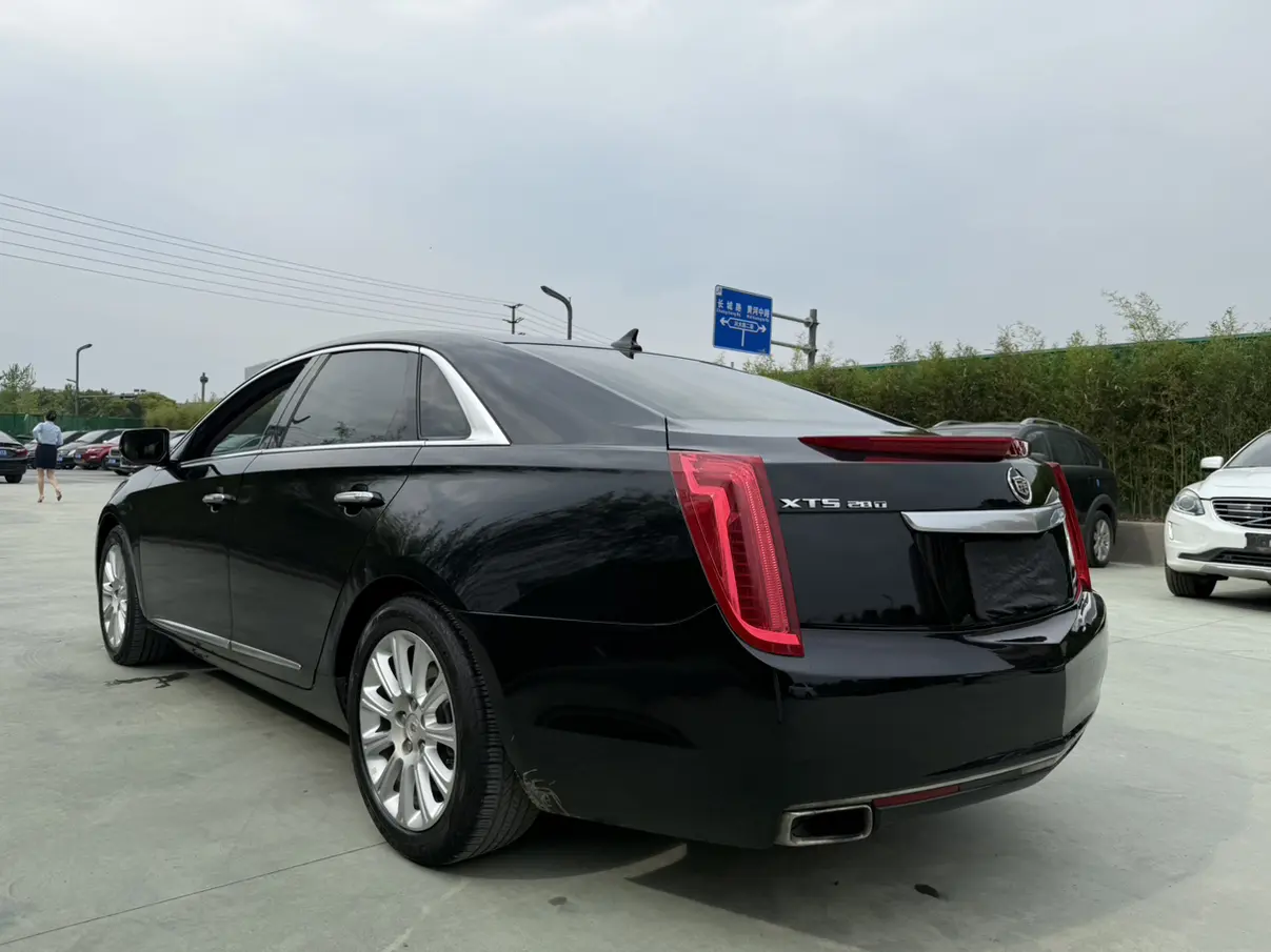 Cadillac XTS