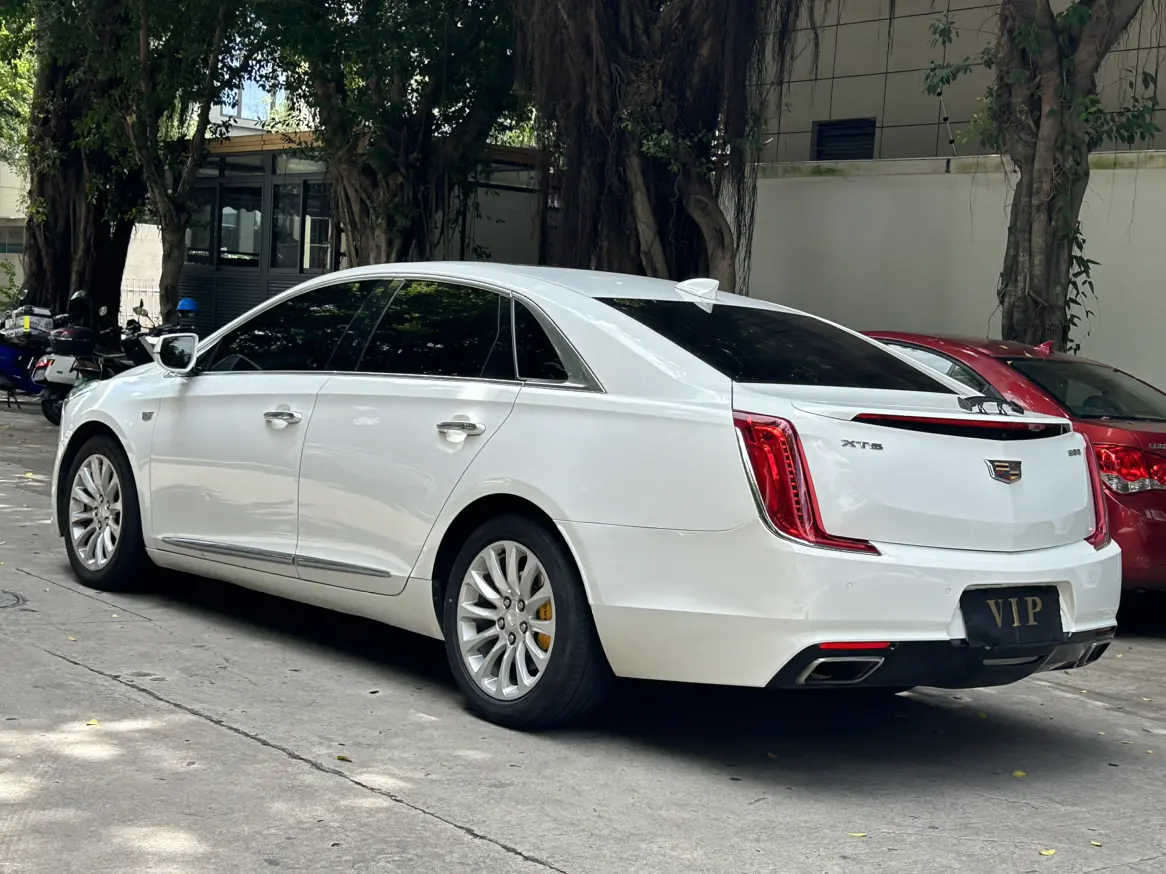Cadillac XTS