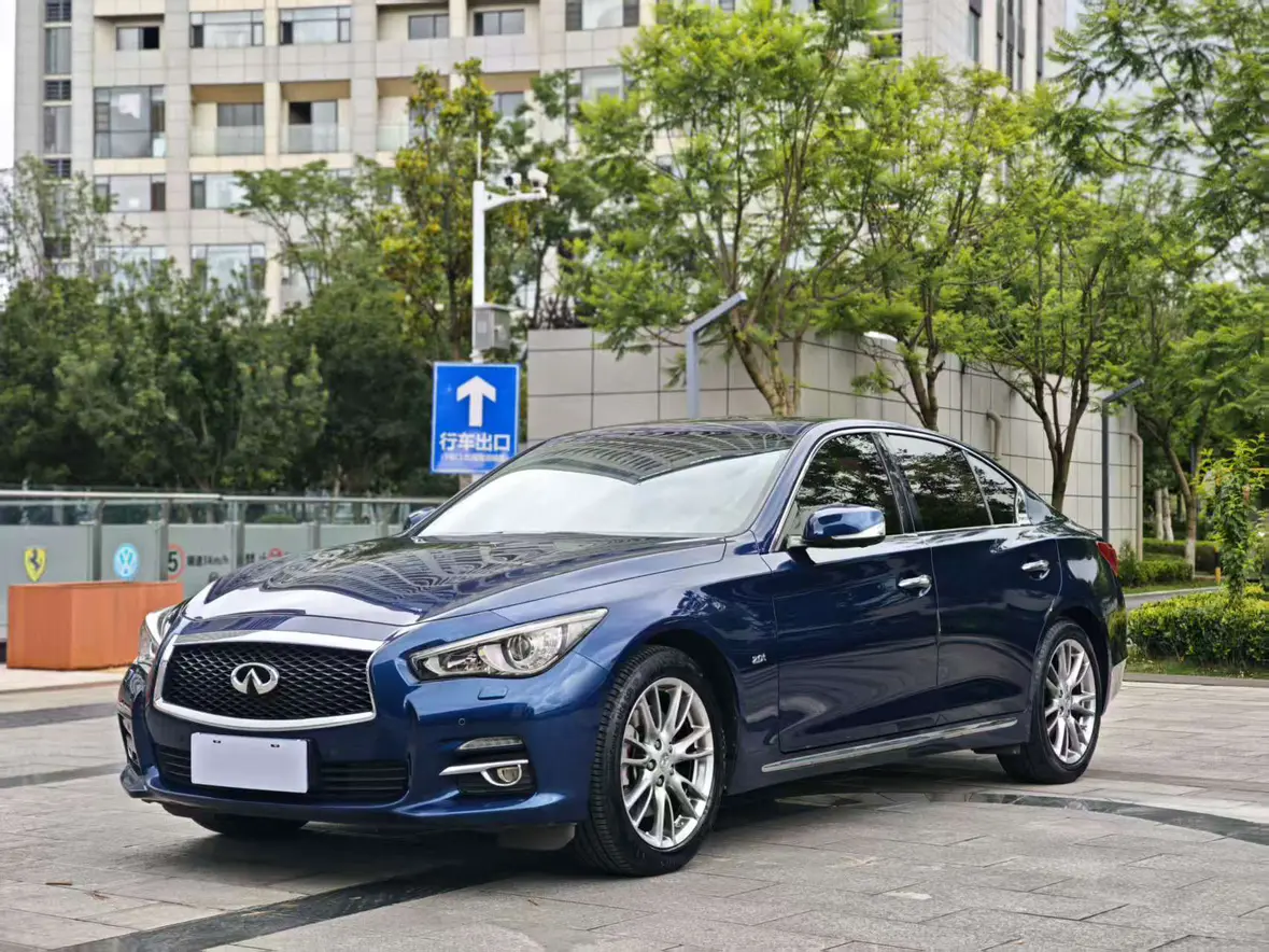 Infiniti Q50L