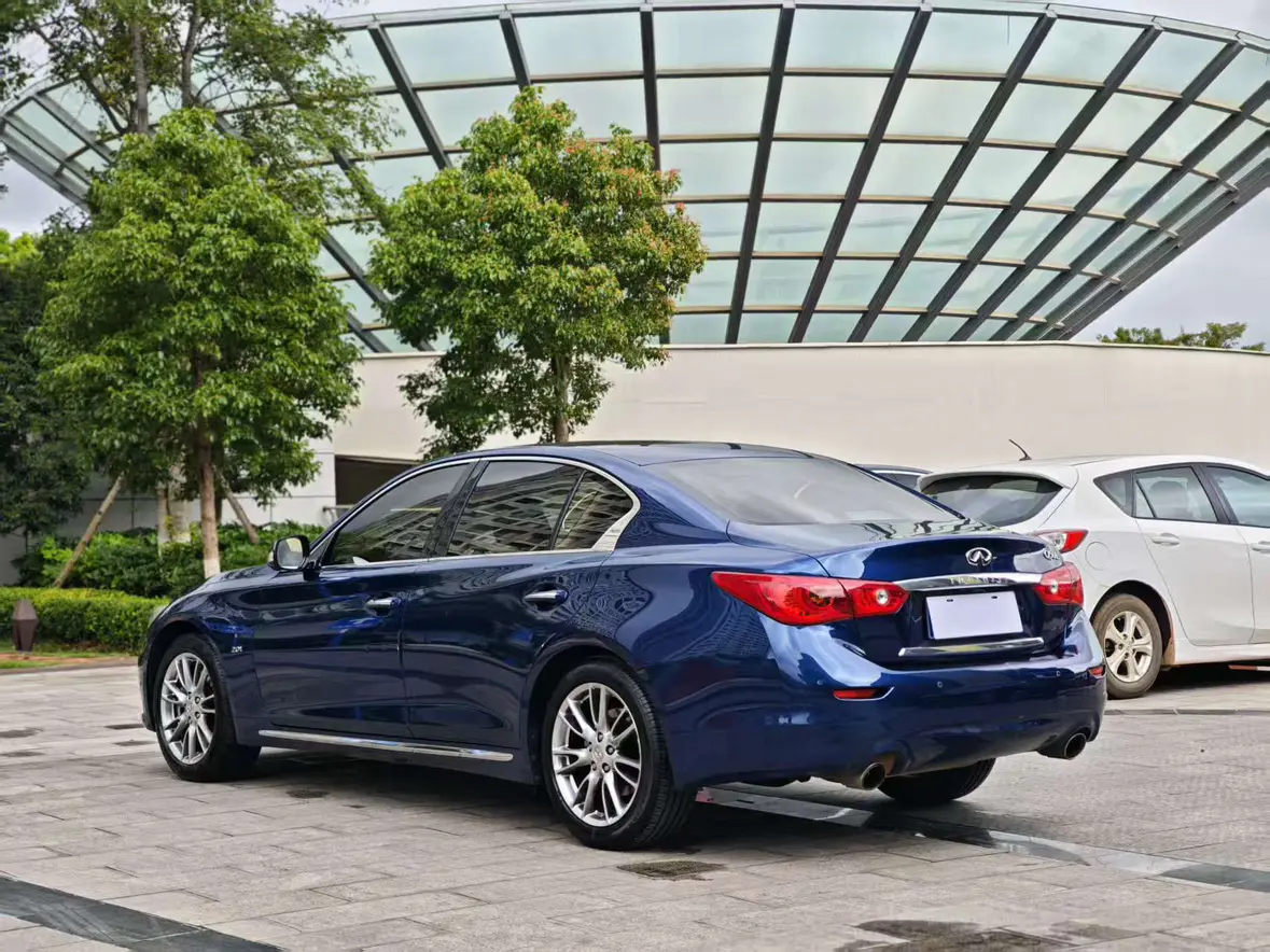 Infiniti Q50L