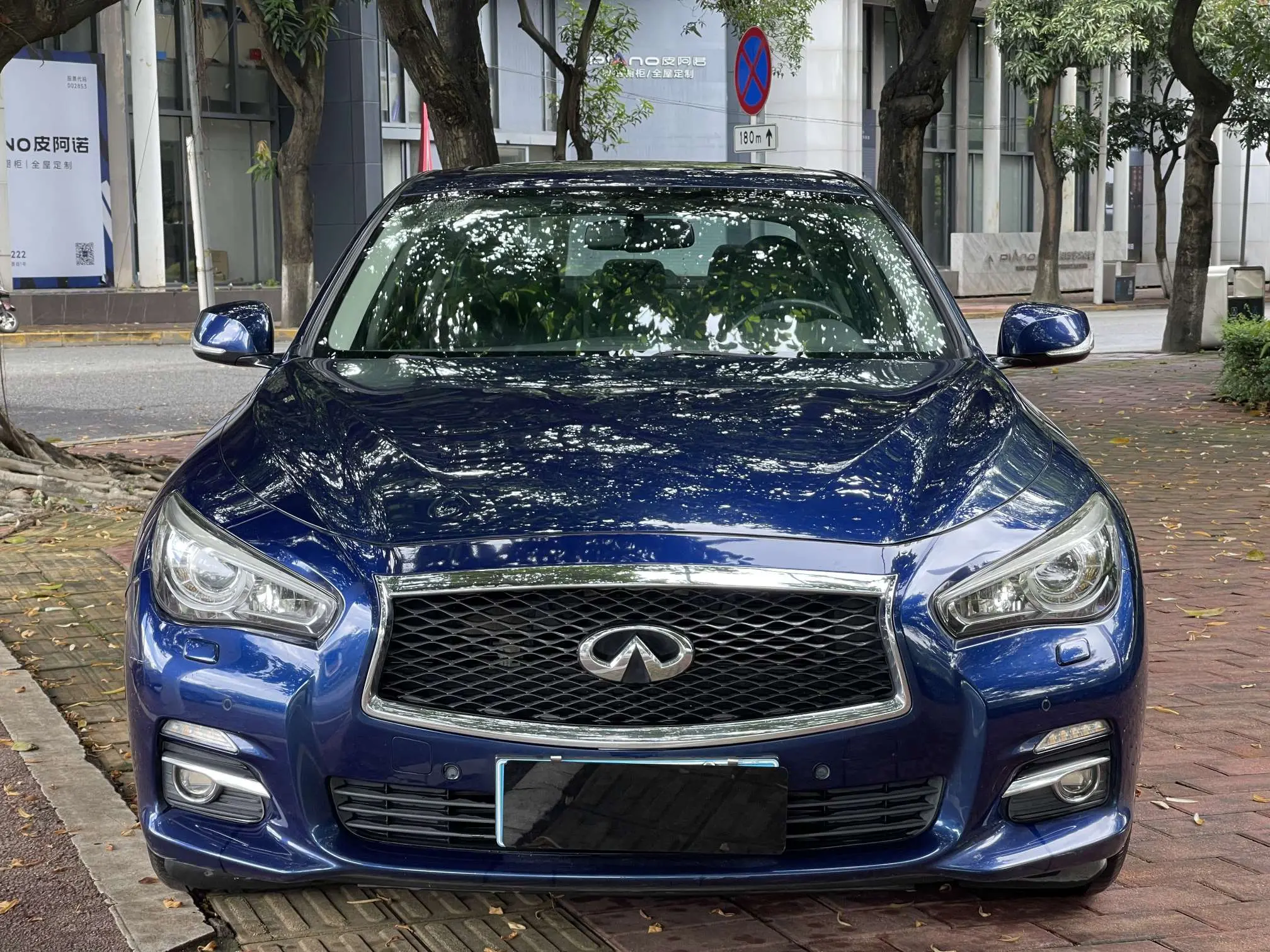 Infiniti Q50L