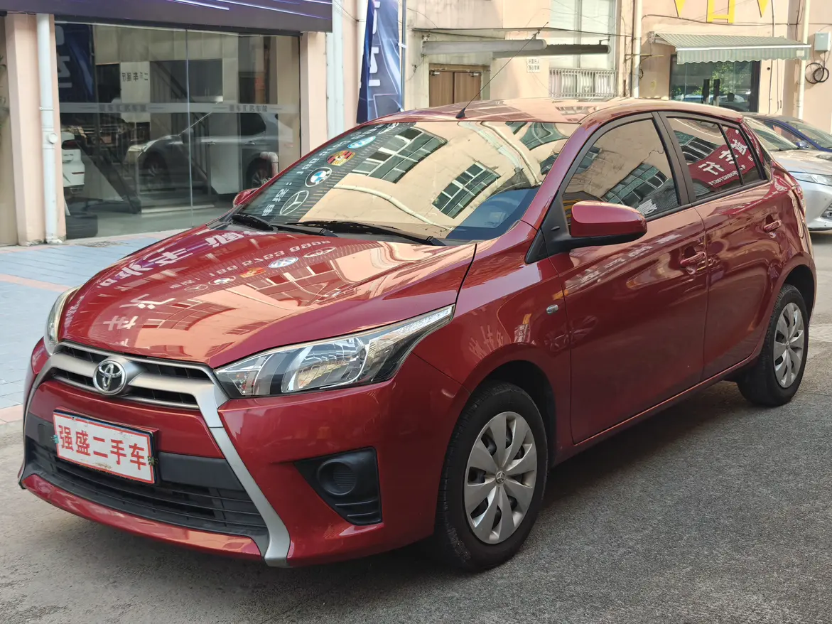Toyota YARiS L to dazzle