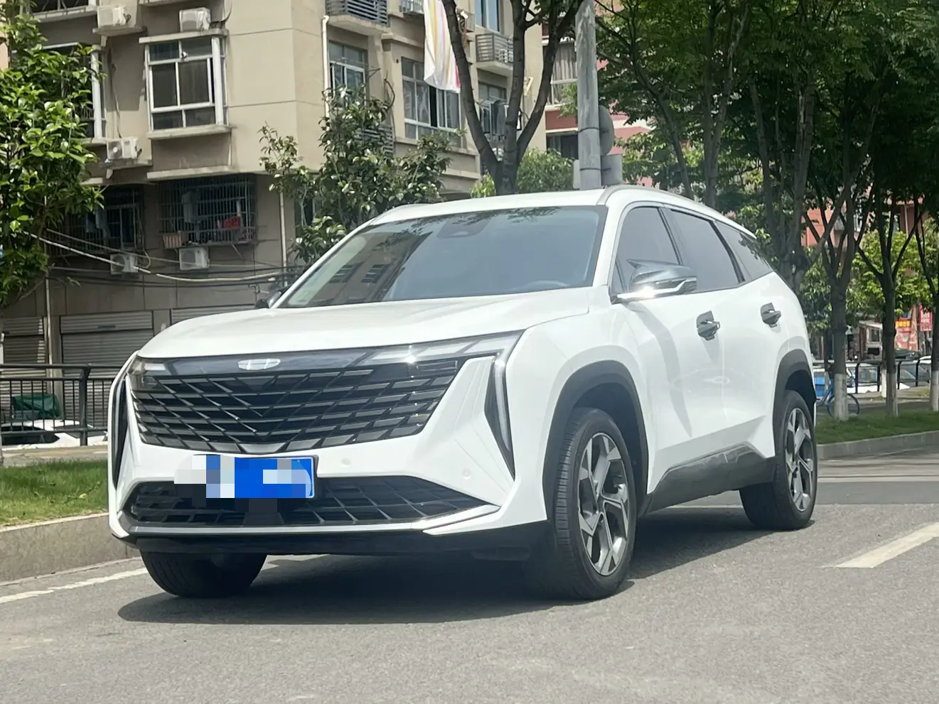 Geely Atlas L