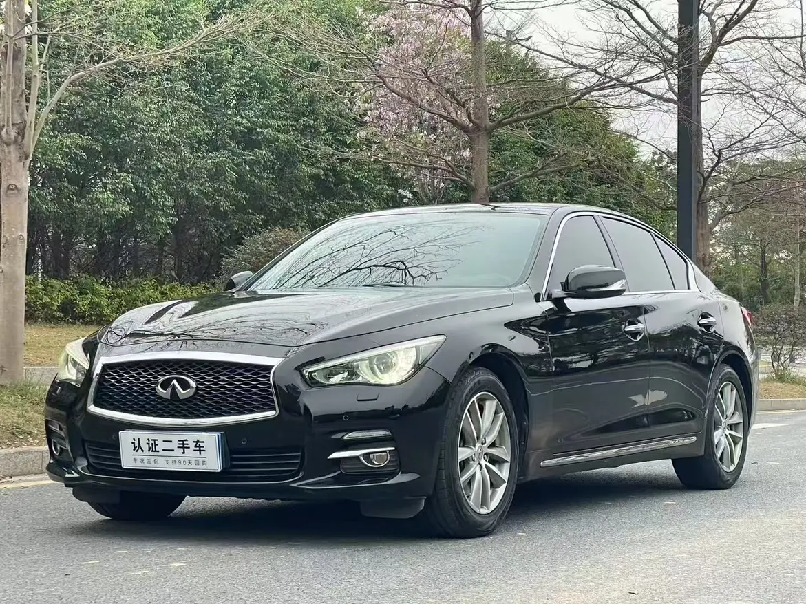 Infiniti Q50L