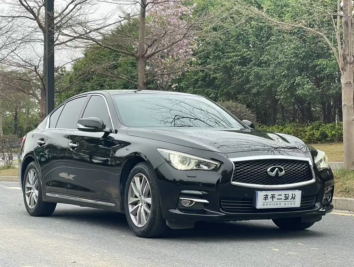 Infiniti Q50L