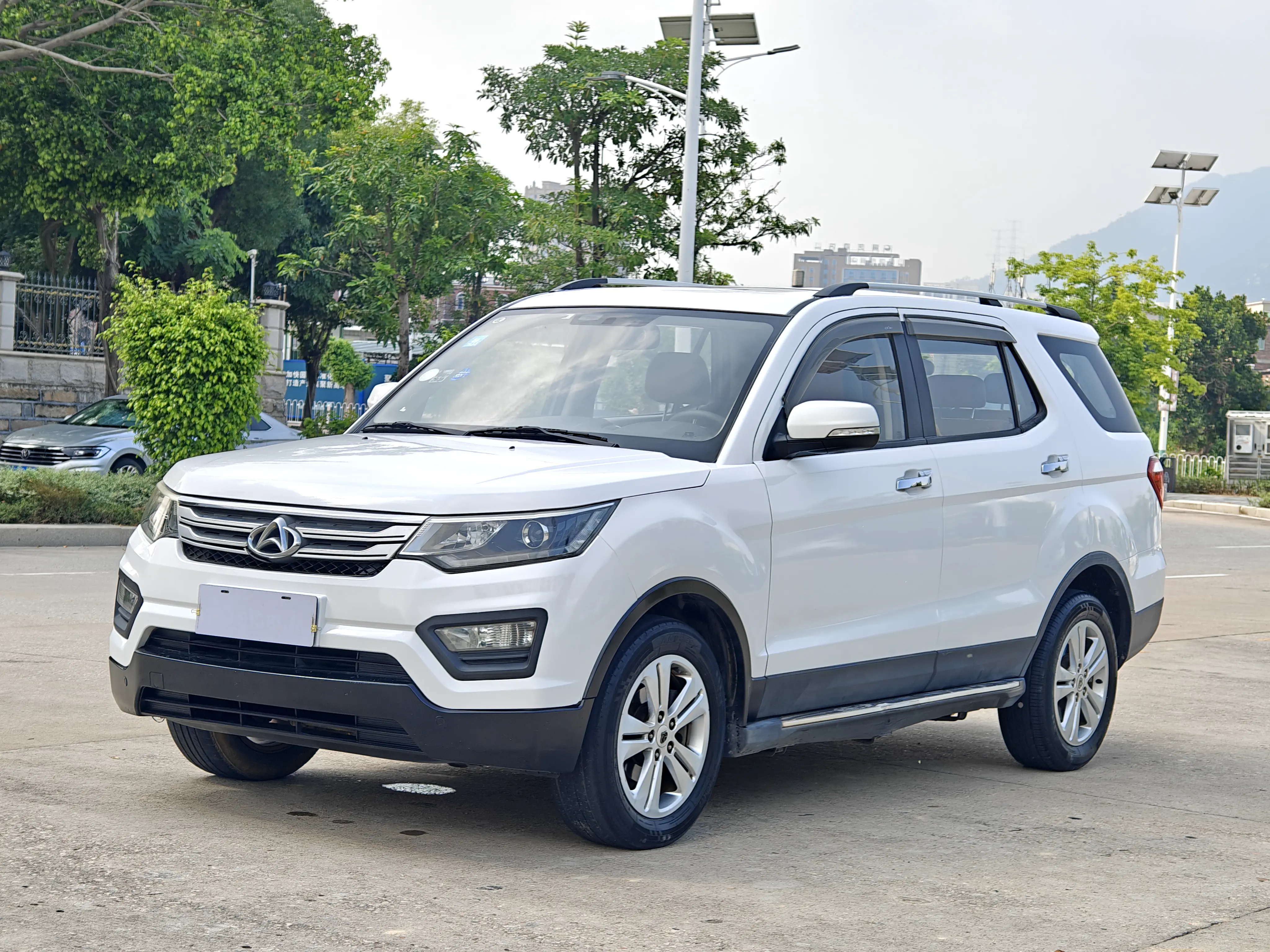 Oshan Changan Auchan CX70