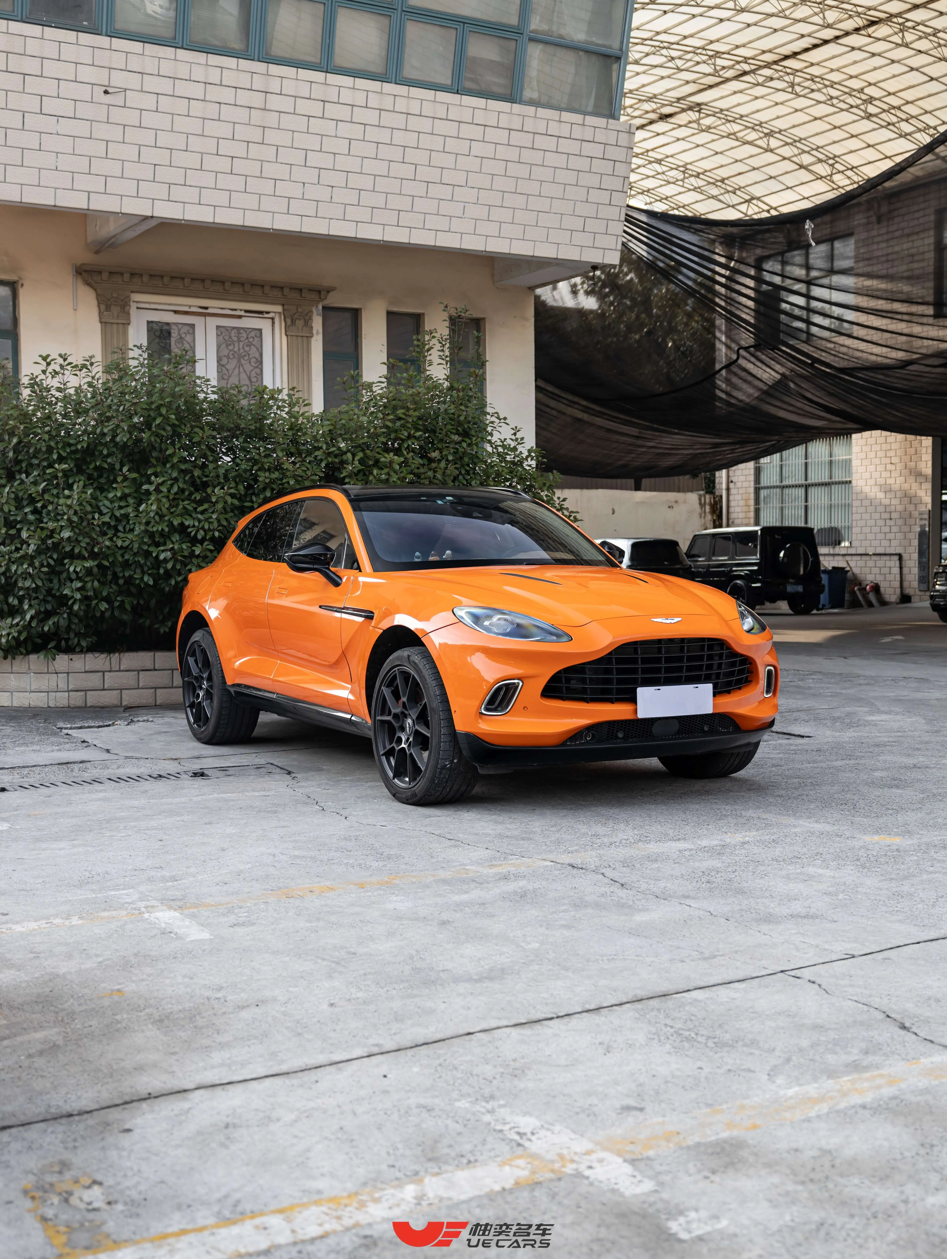 Aston Martin DBX