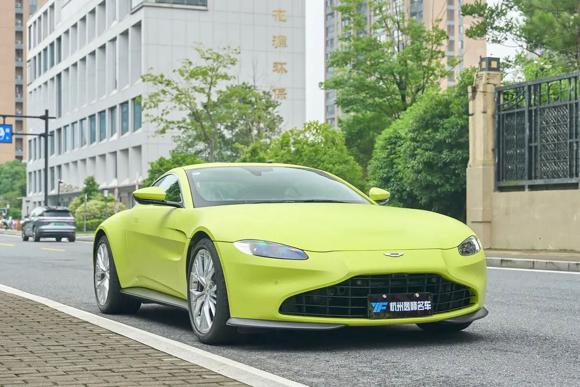 Aston Martin Vantage