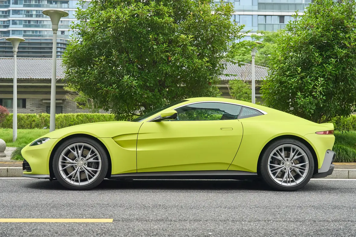 Aston Martin Vantage