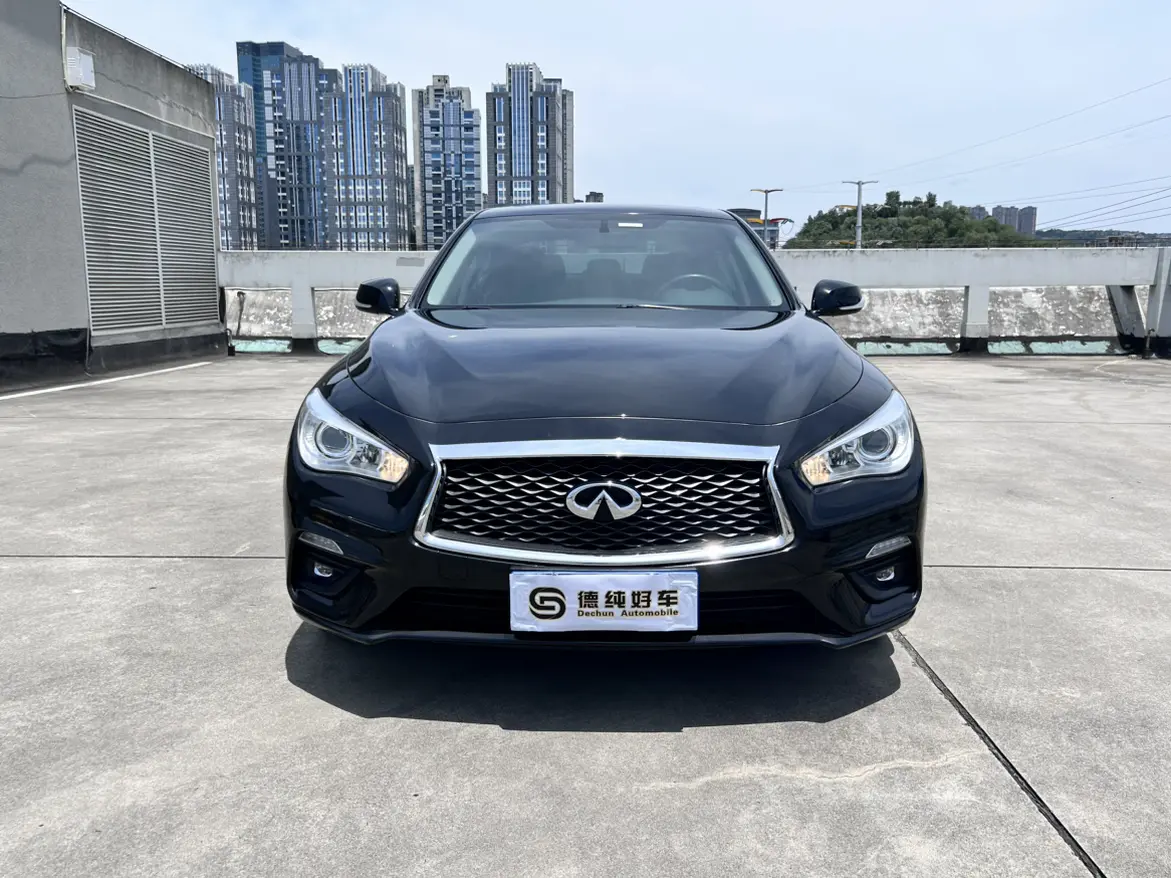 Infiniti Q50L