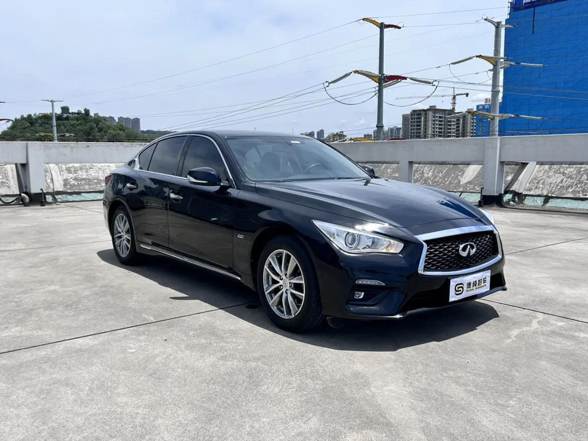 Infiniti Q50L