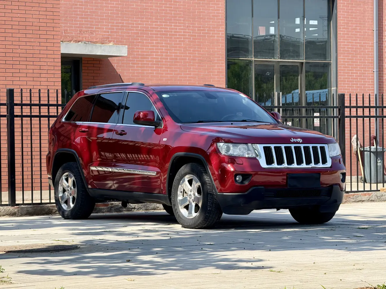 Jeep Grand Cherokee (imported)