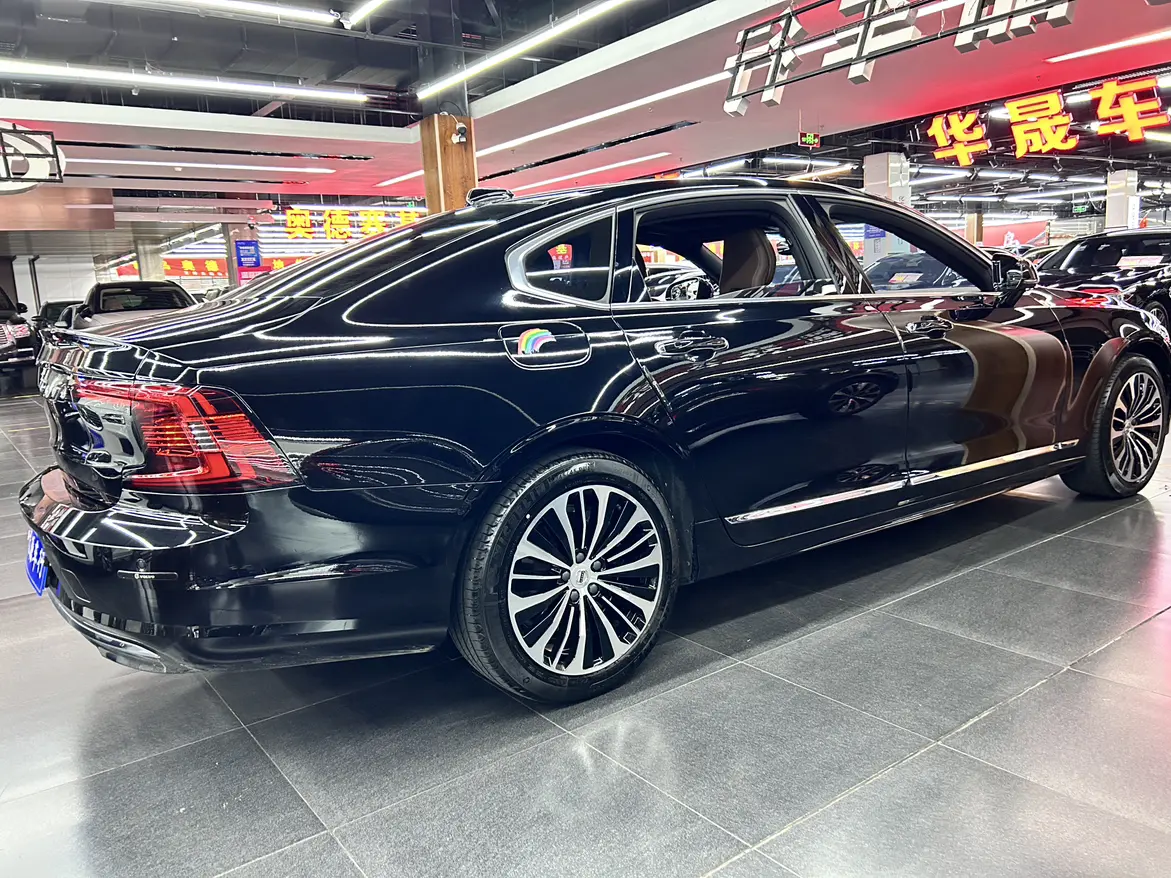 Volvo S90