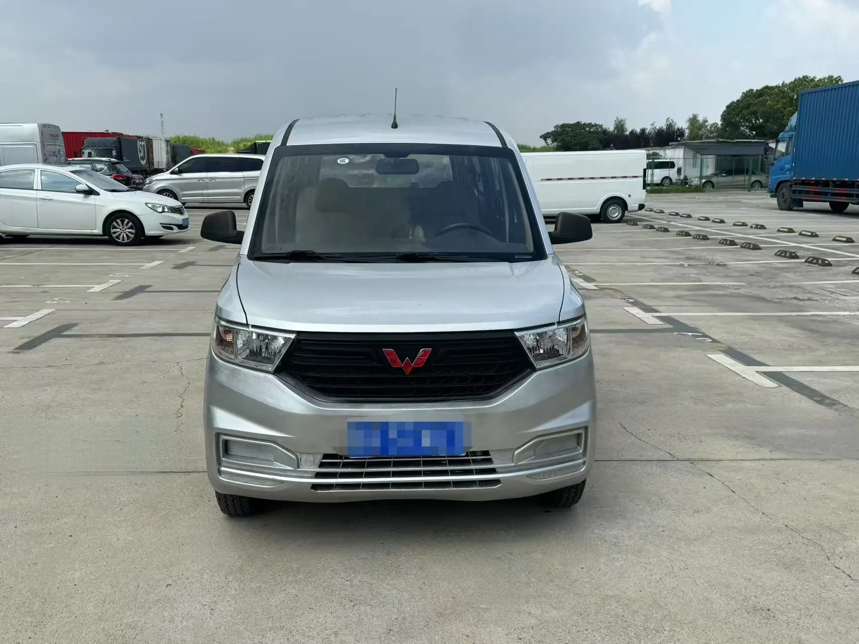 Wuling Hongguang V  из Китая