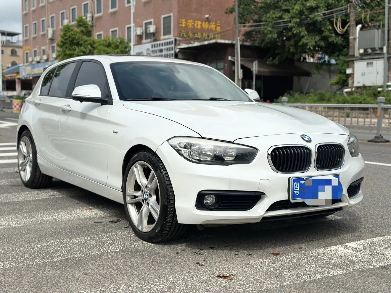 BMW 1 Series (imported)