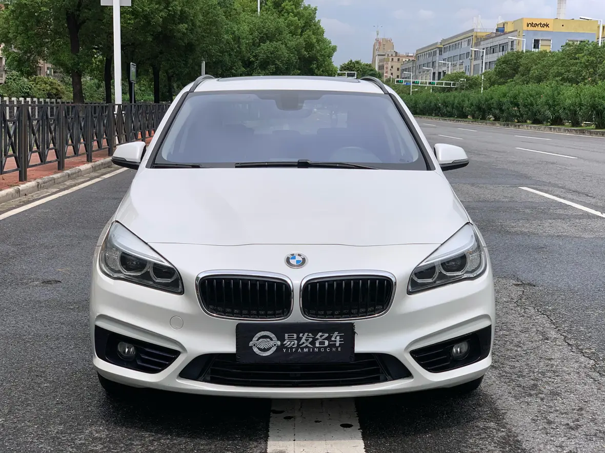 BMW 2 series station wagon