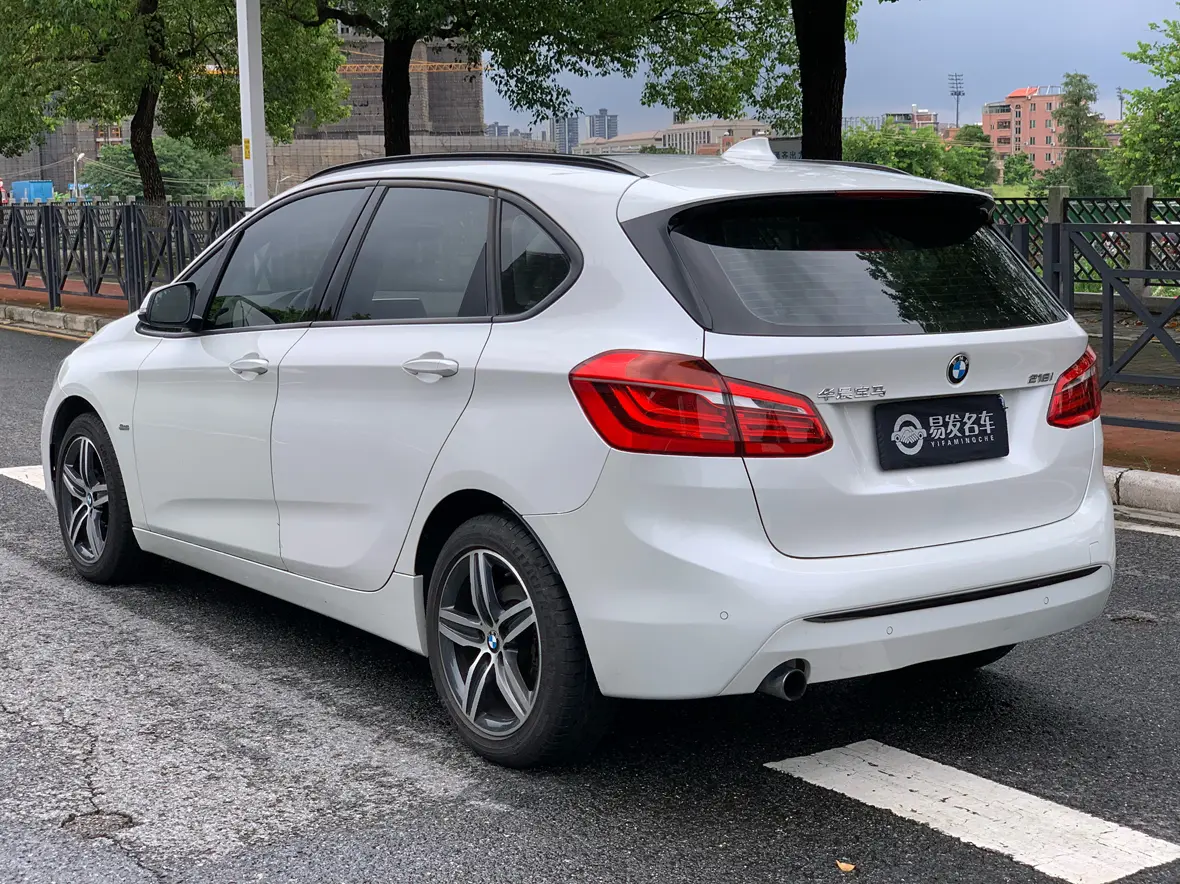BMW 2 series station wagon