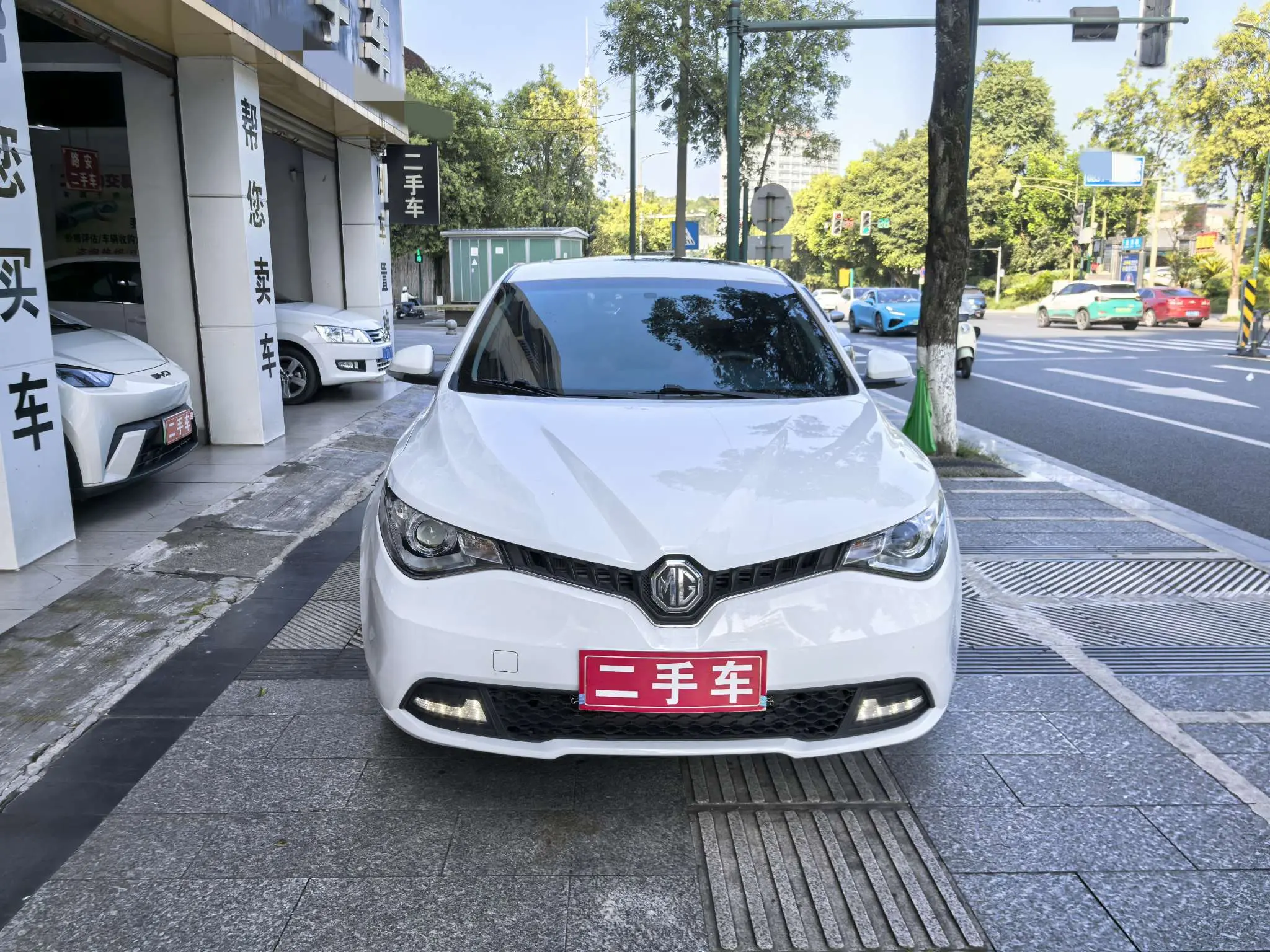 MG Ruixing  из Китая