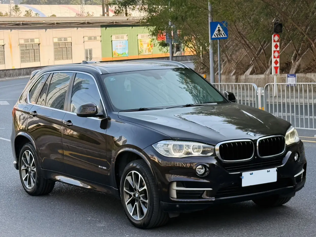BMW X5 (imported)