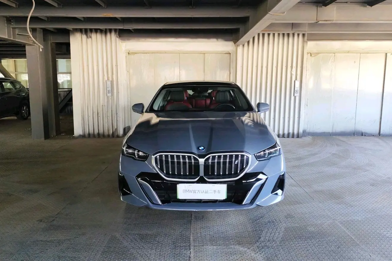 BMW i5