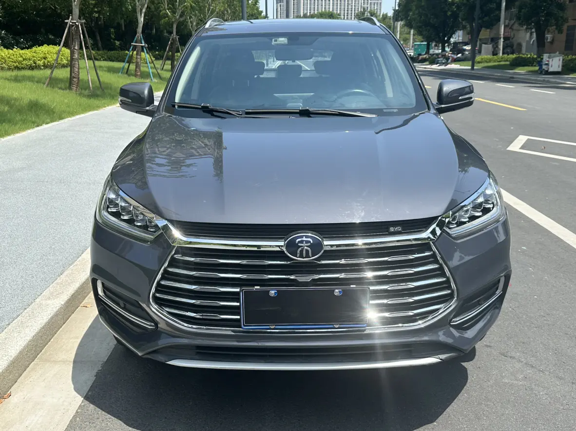 BYD Song  из Китая