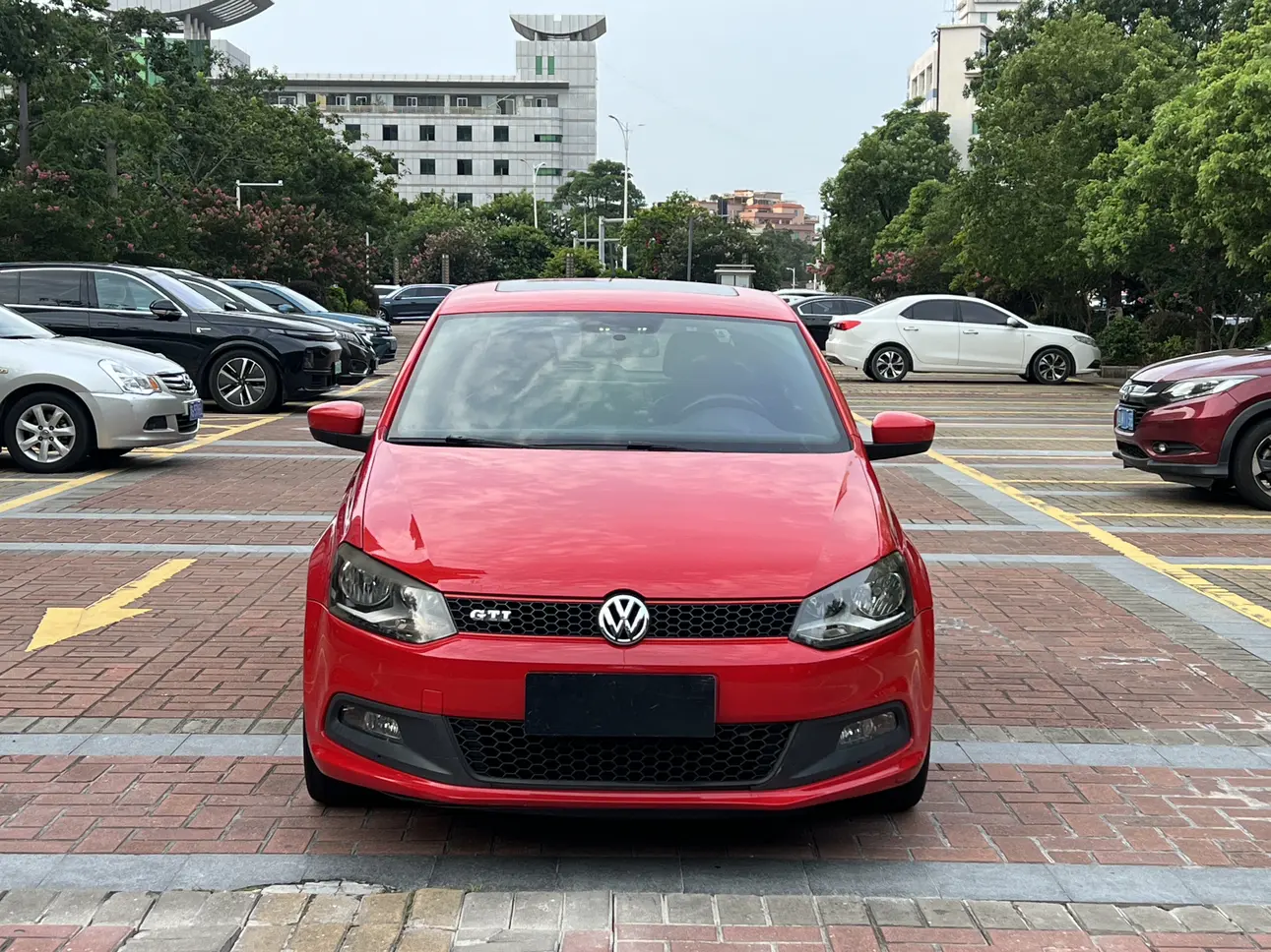 Volkswagen Polo  из Китая