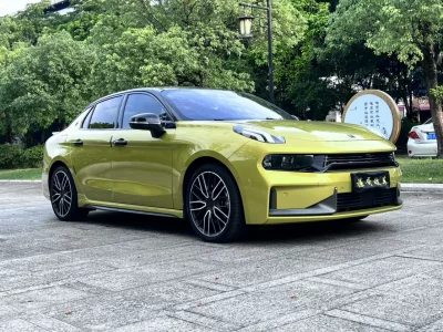 Lynk & Co 03