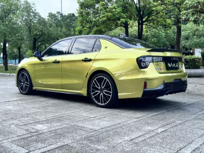 Lynk & Co 03