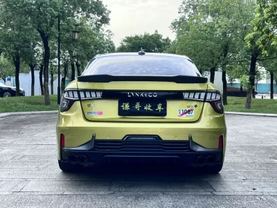 Lynk & Co 03