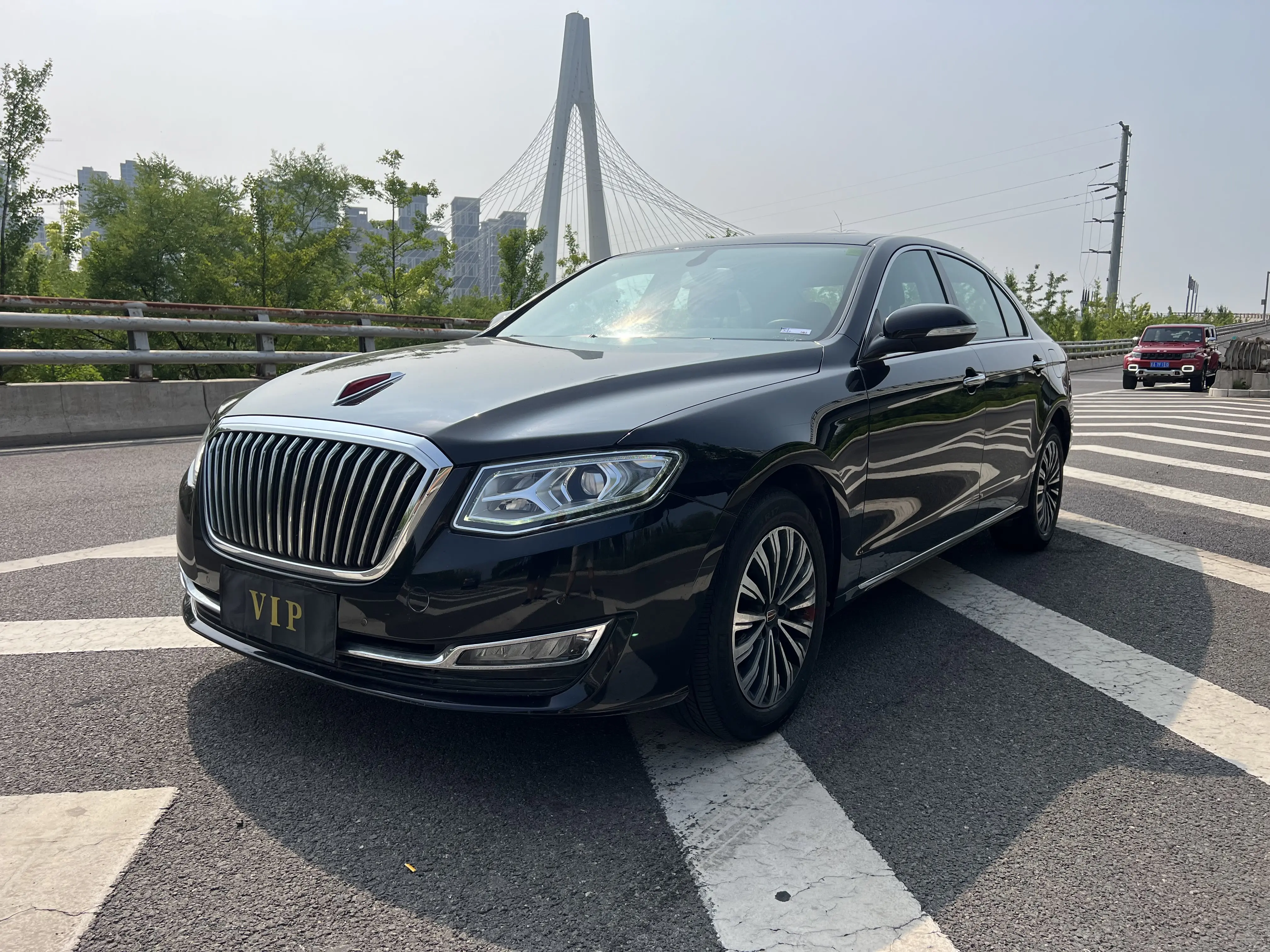 Hongqi H7  из Китая