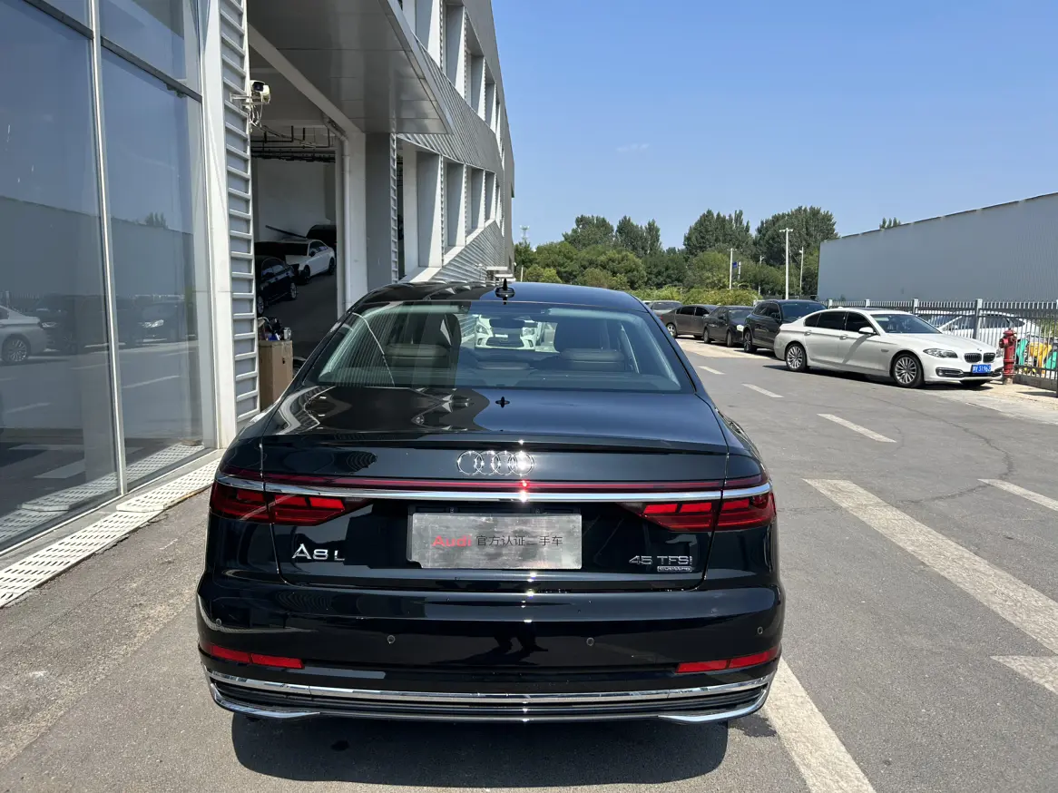 Audi A8