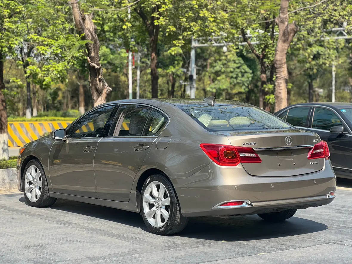 Acura RLX