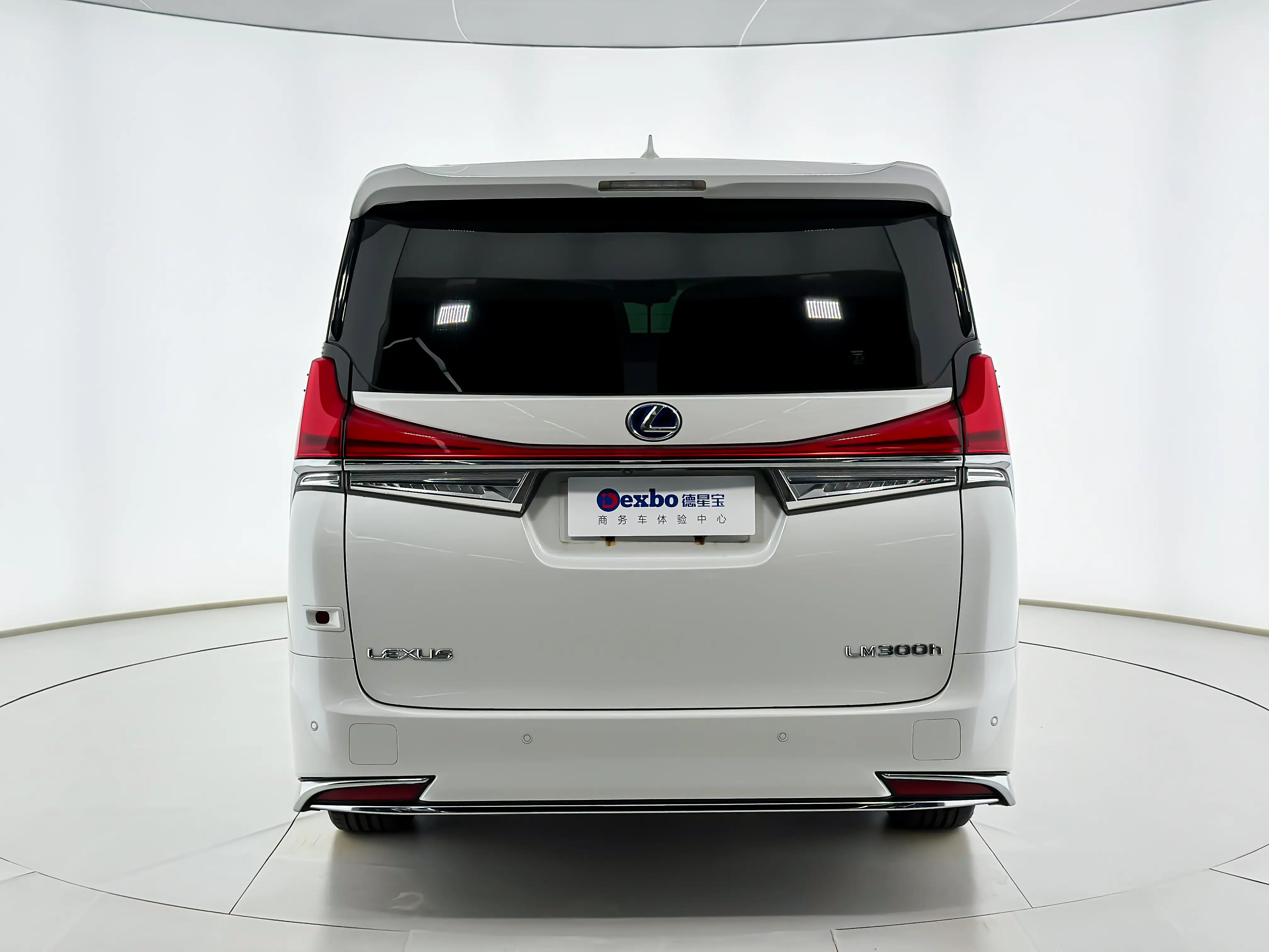 Lexus LM