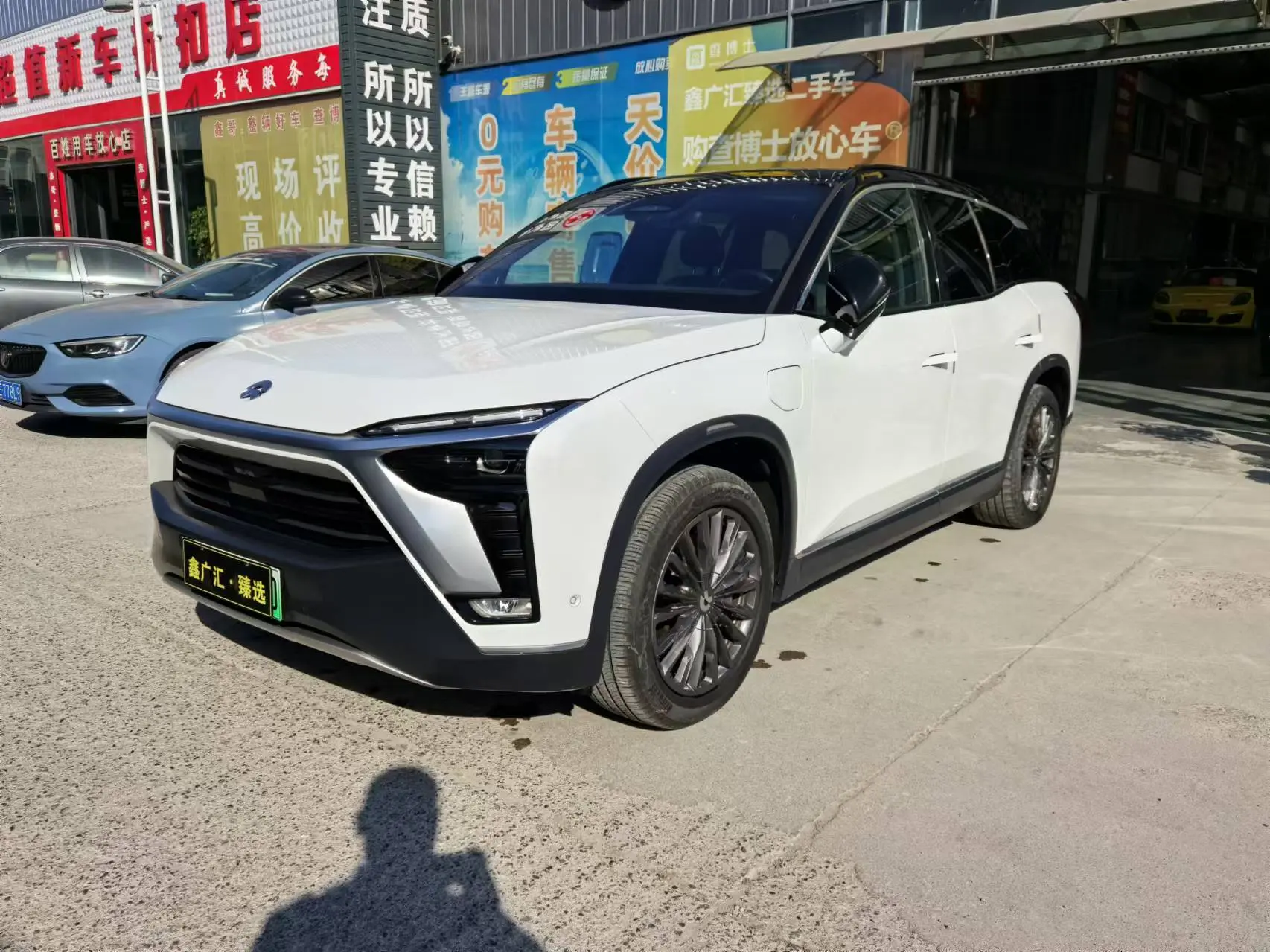 NIO ES8  из Китая