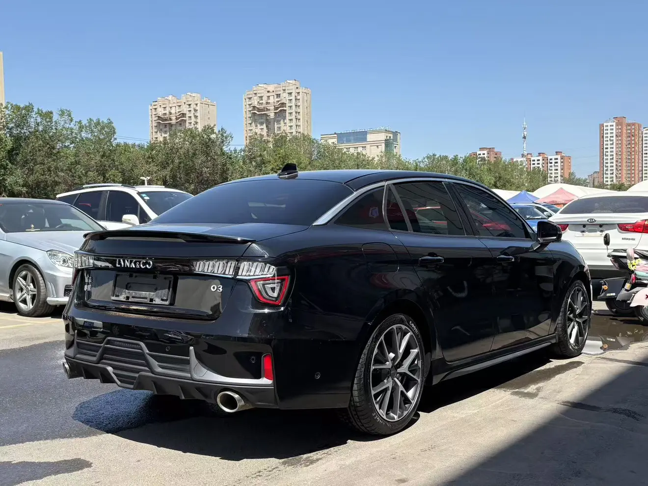 Lynk & Co 03