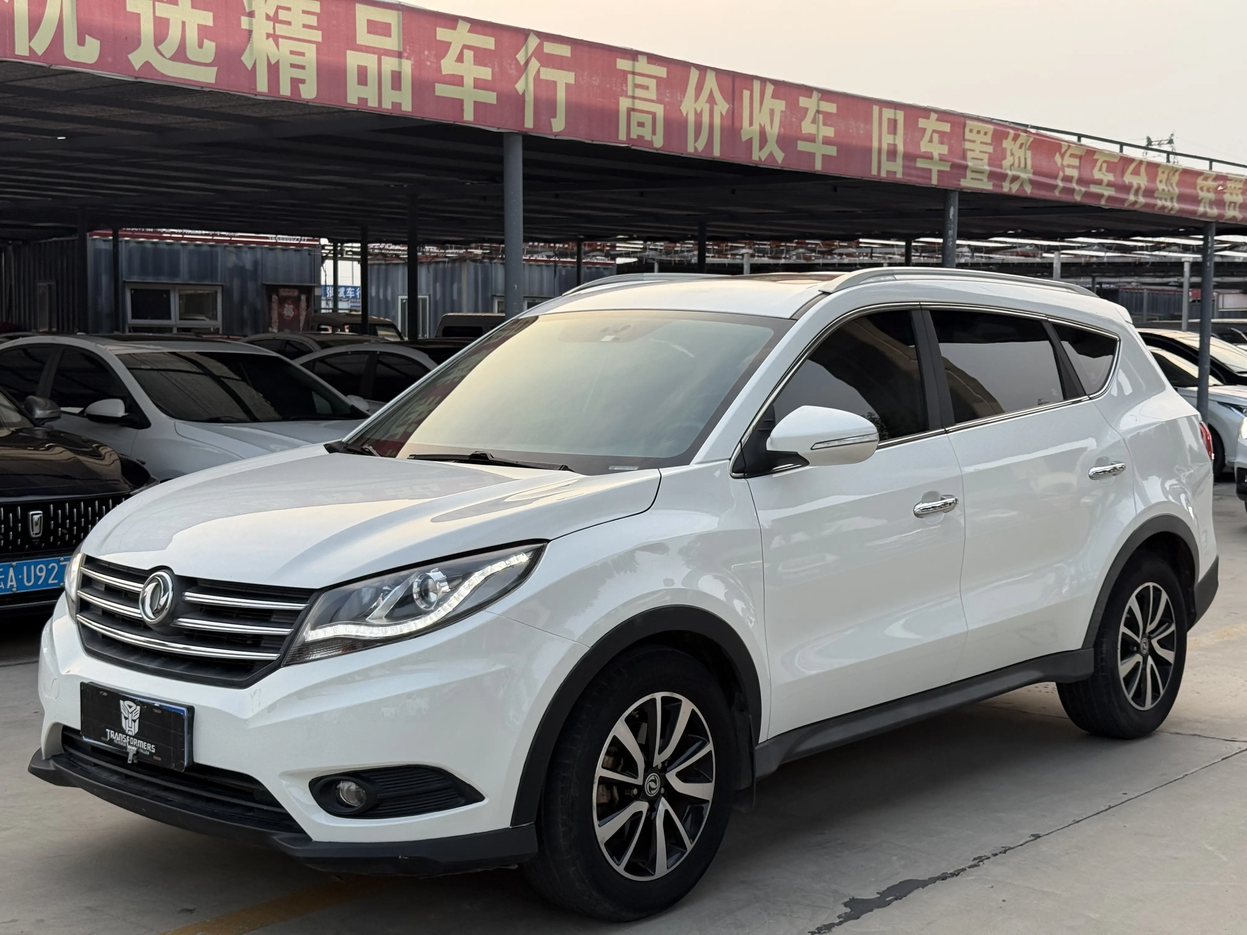 Dongfeng Fengon 580  из Китая
