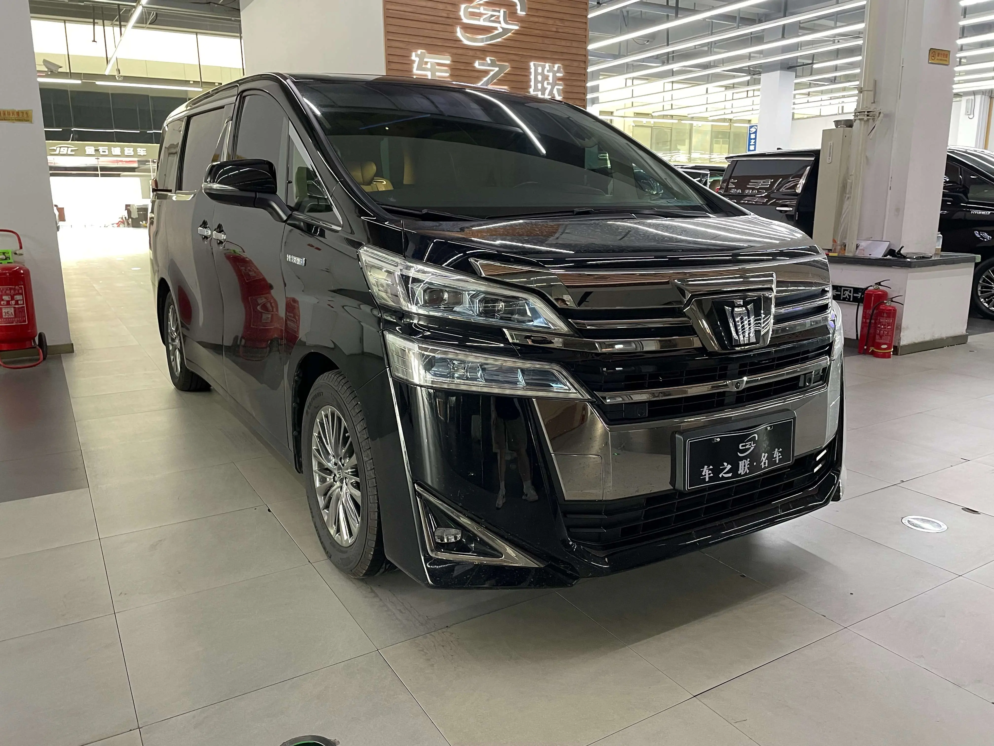 Toyota Crown Wellfire