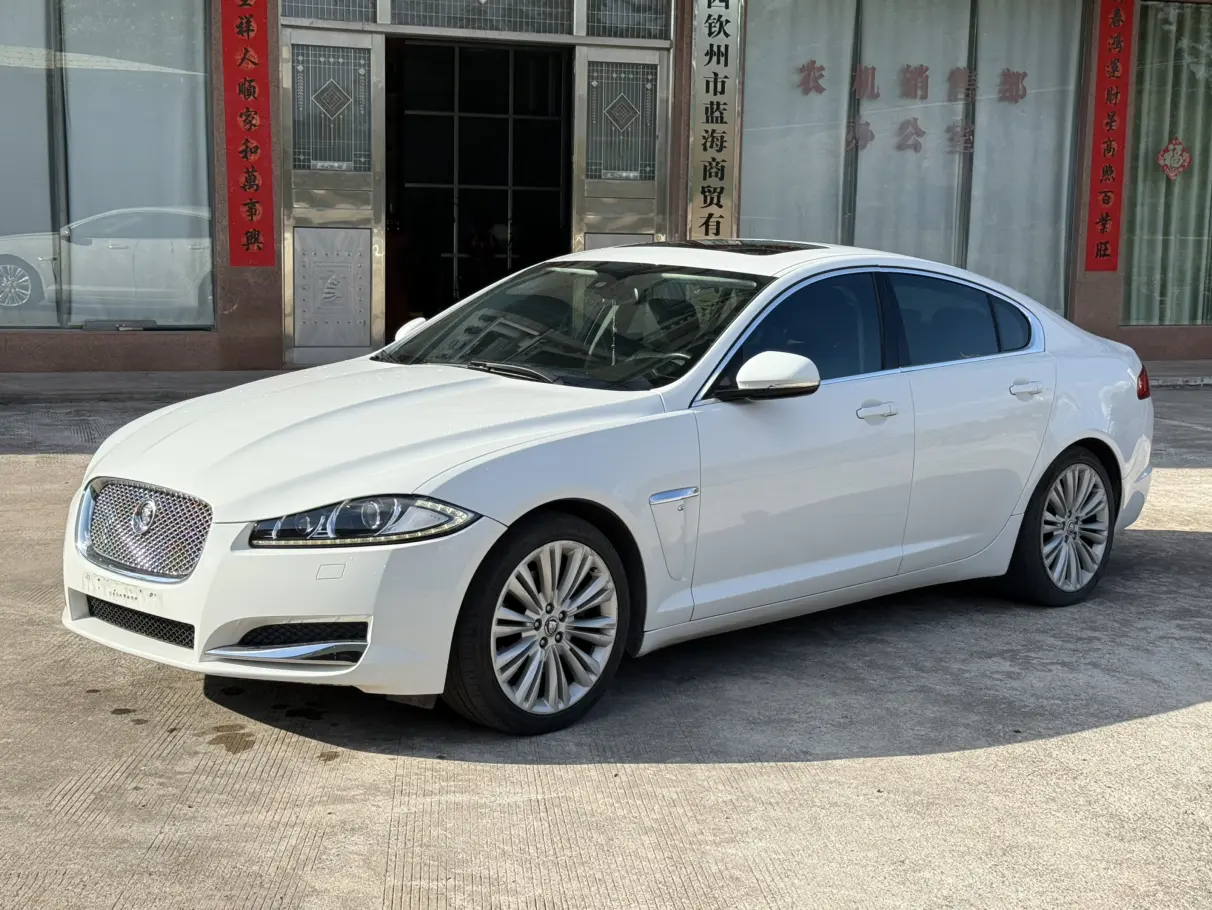 Jaguar XF